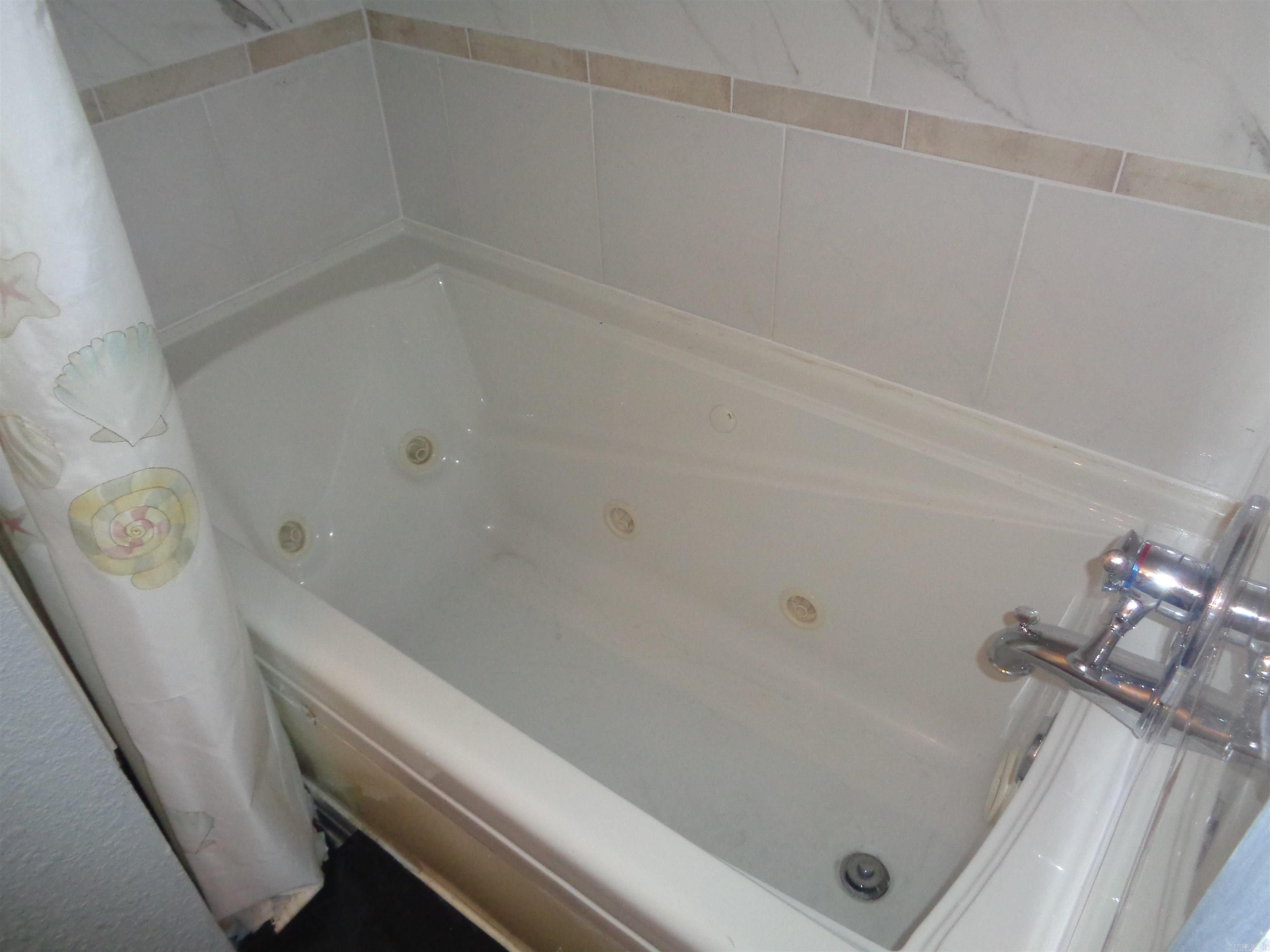 LUDINGTON HGTS - Residential