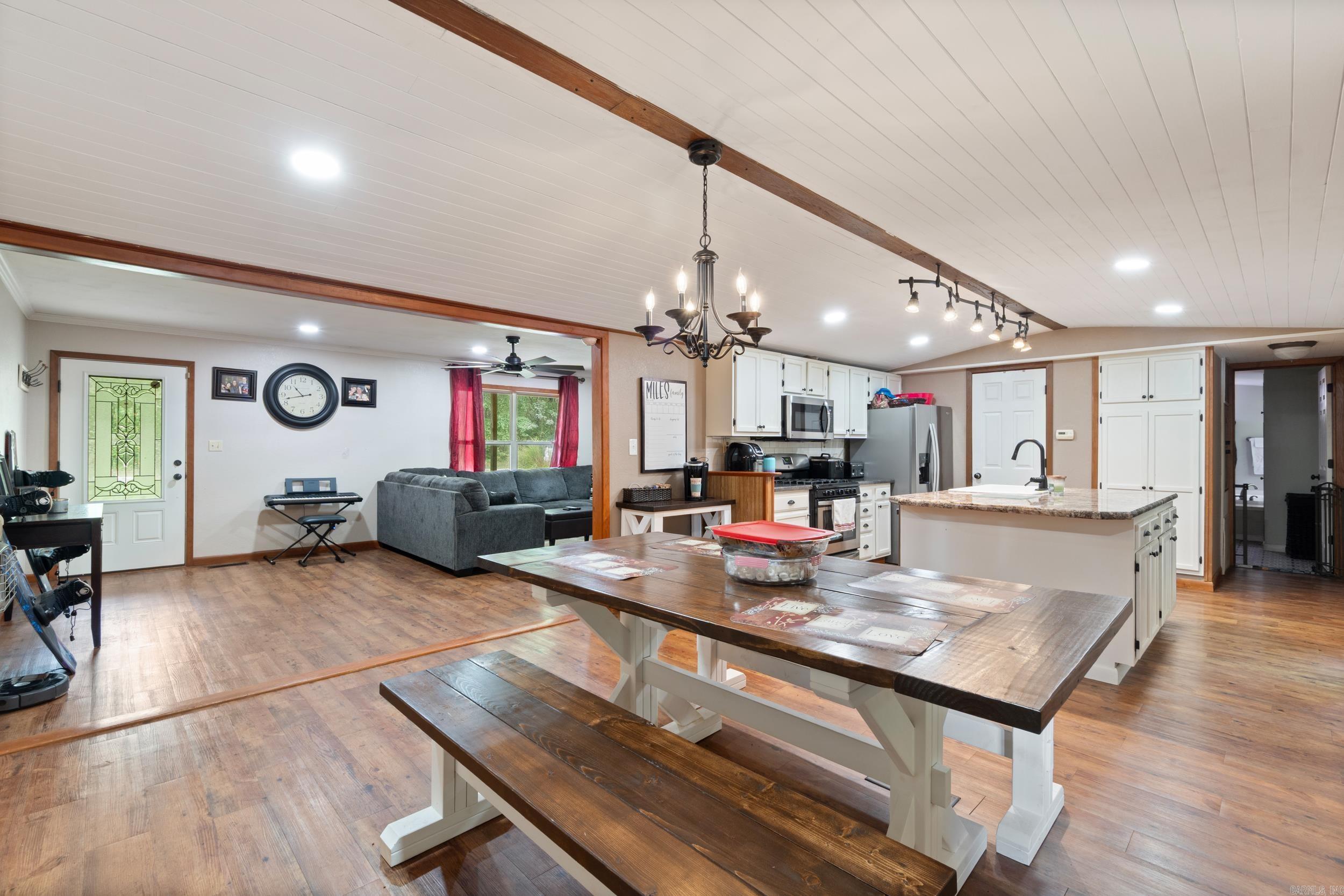 RED RIVER VALLEY - Residential