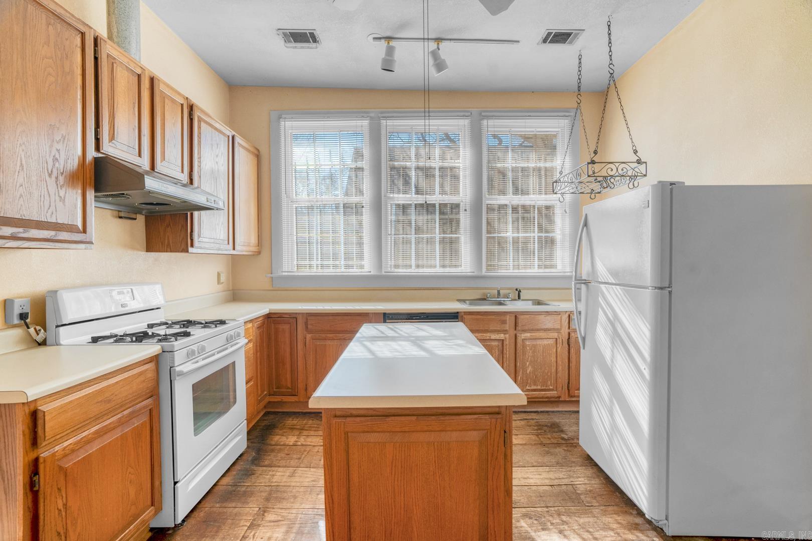 CITY OF LR L11 - Residential