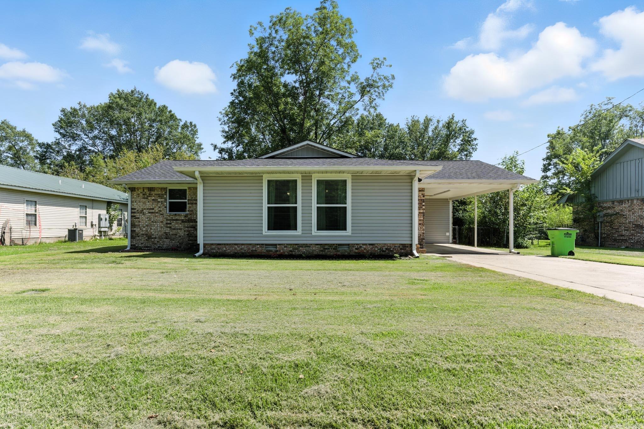 This home was taken down to the studs and fully renovated from top to bottom. Updates include new LVP flooring throughout, fully remodeled kitchen, bathrooms, bedrooms, and laundry room, new electrical, plumbing, subfloor, cabinets, appliances, and more! New exterior with fresh siding and a brand-new deck. Roof and HVAC are 3 years old. Located in a quiet small town with quick access to the highwayācentral Arkansas is just a short drive away. Donāt miss this turnkey home at an unbeatable price!