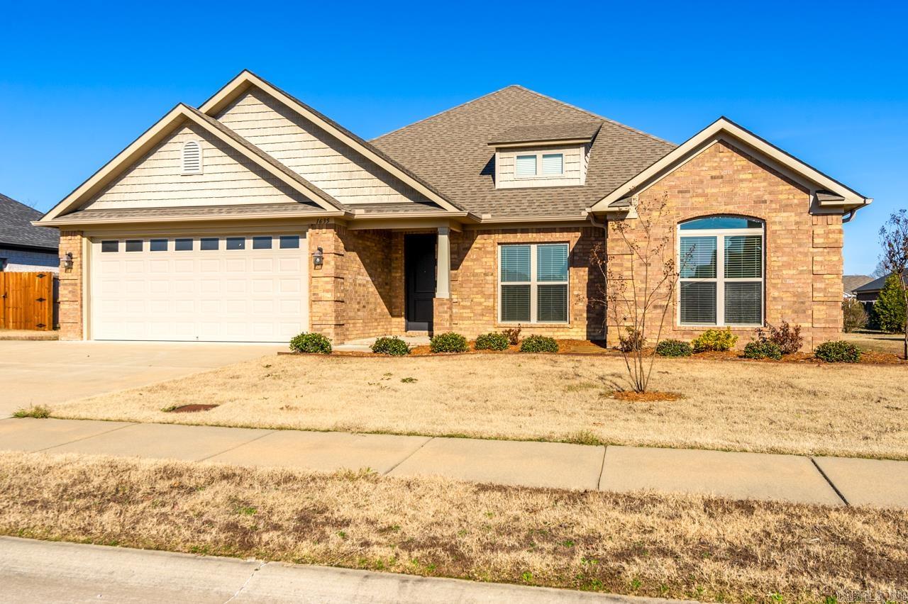 BEAUTIFUL 4 BEDROOM TO BATH HOME IN SALEM WOODS SUBDIVISION. LVP FLOORING THROUGHOUT WITH TILE IN THE BATHROOMS. CUSTOM CABINETS GRANITE COUNTERTOPS. PRIMARY BEDROOM IS SEPERATE FROM THE GUEST ROOMS.