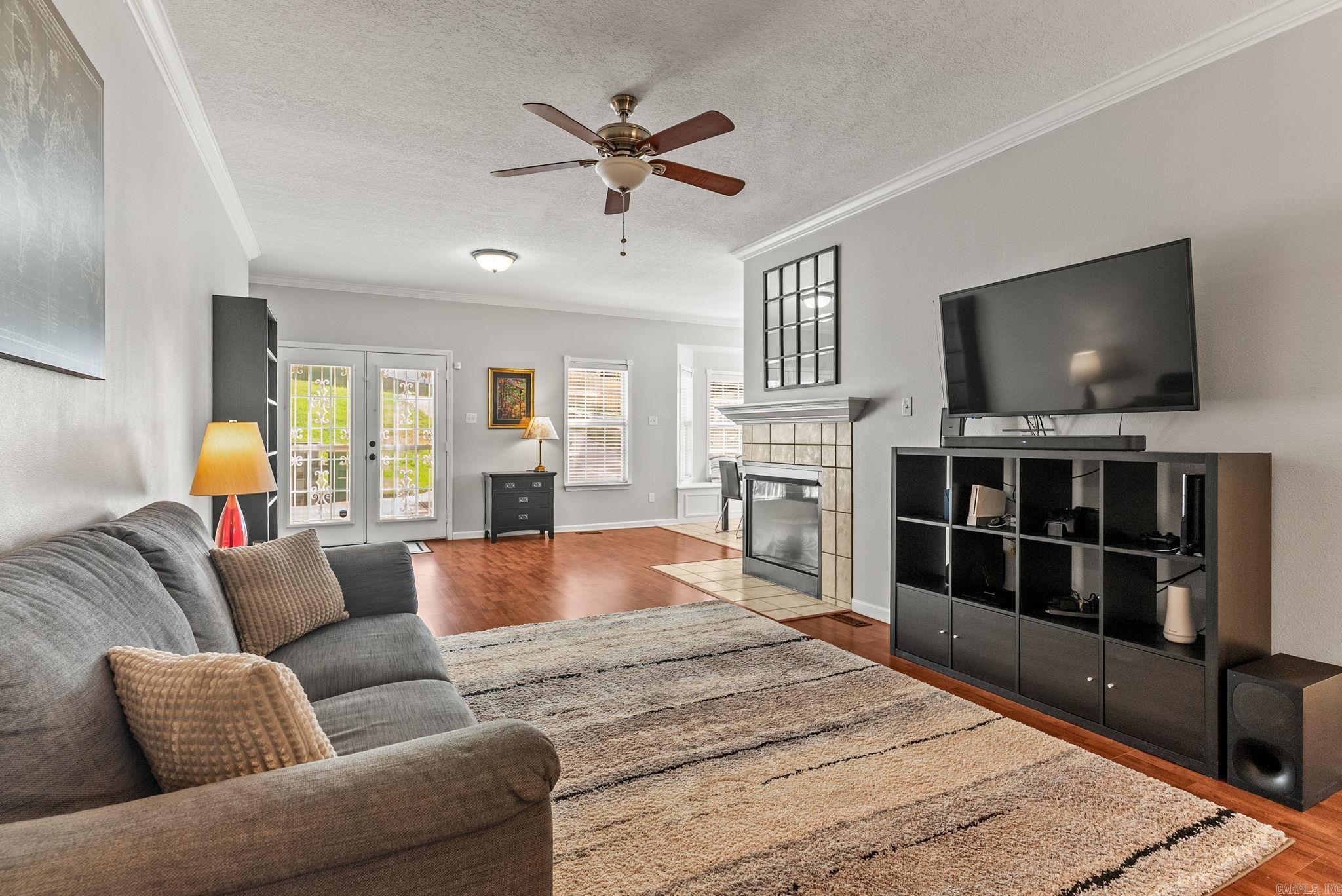 WESTHAMPTON - Residential