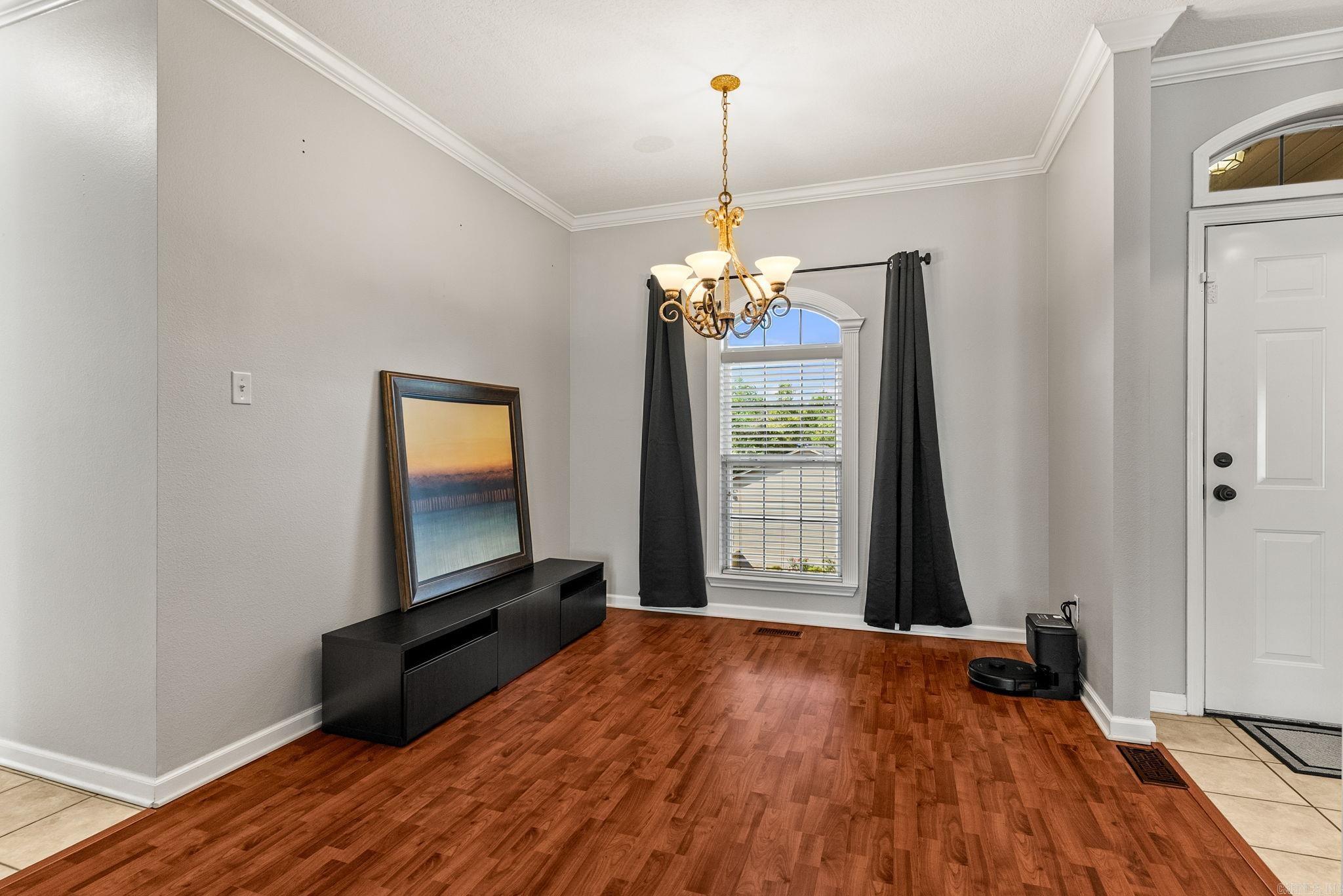 WESTHAMPTON - Residential