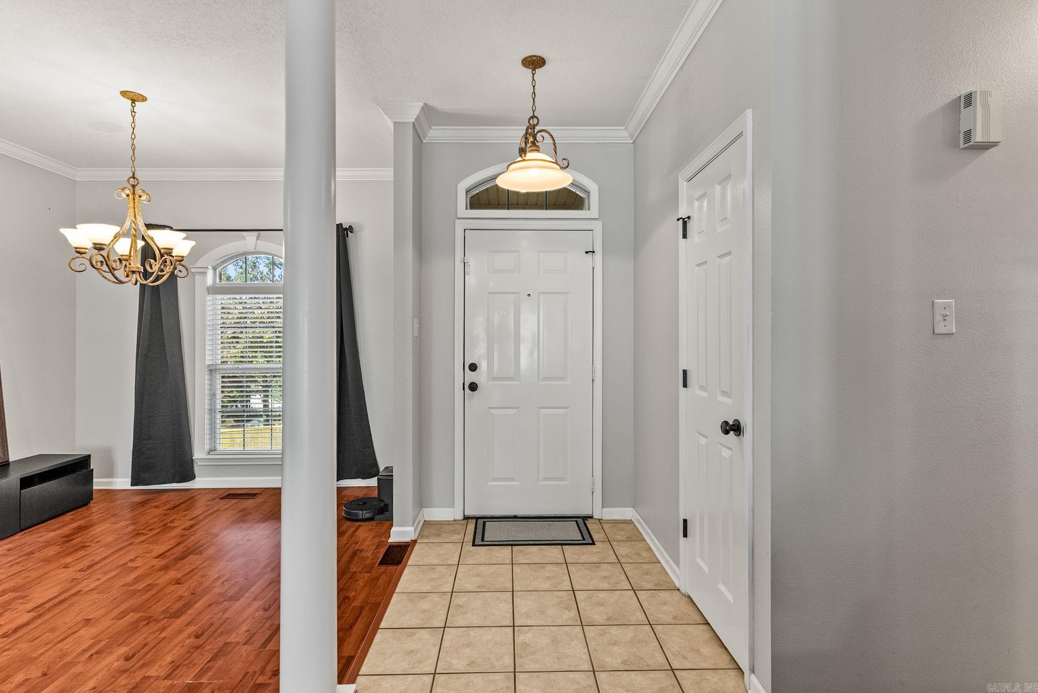 WESTHAMPTON - Residential