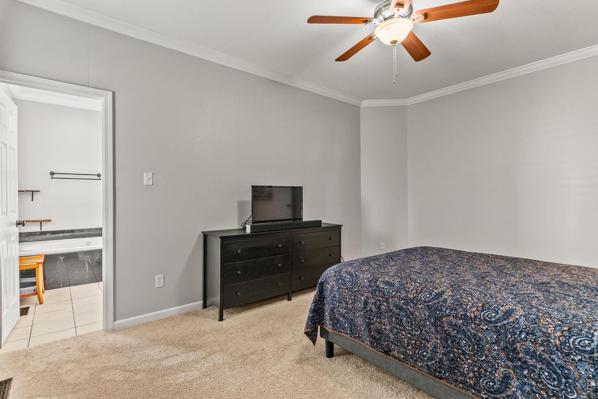 WESTHAMPTON - Residential