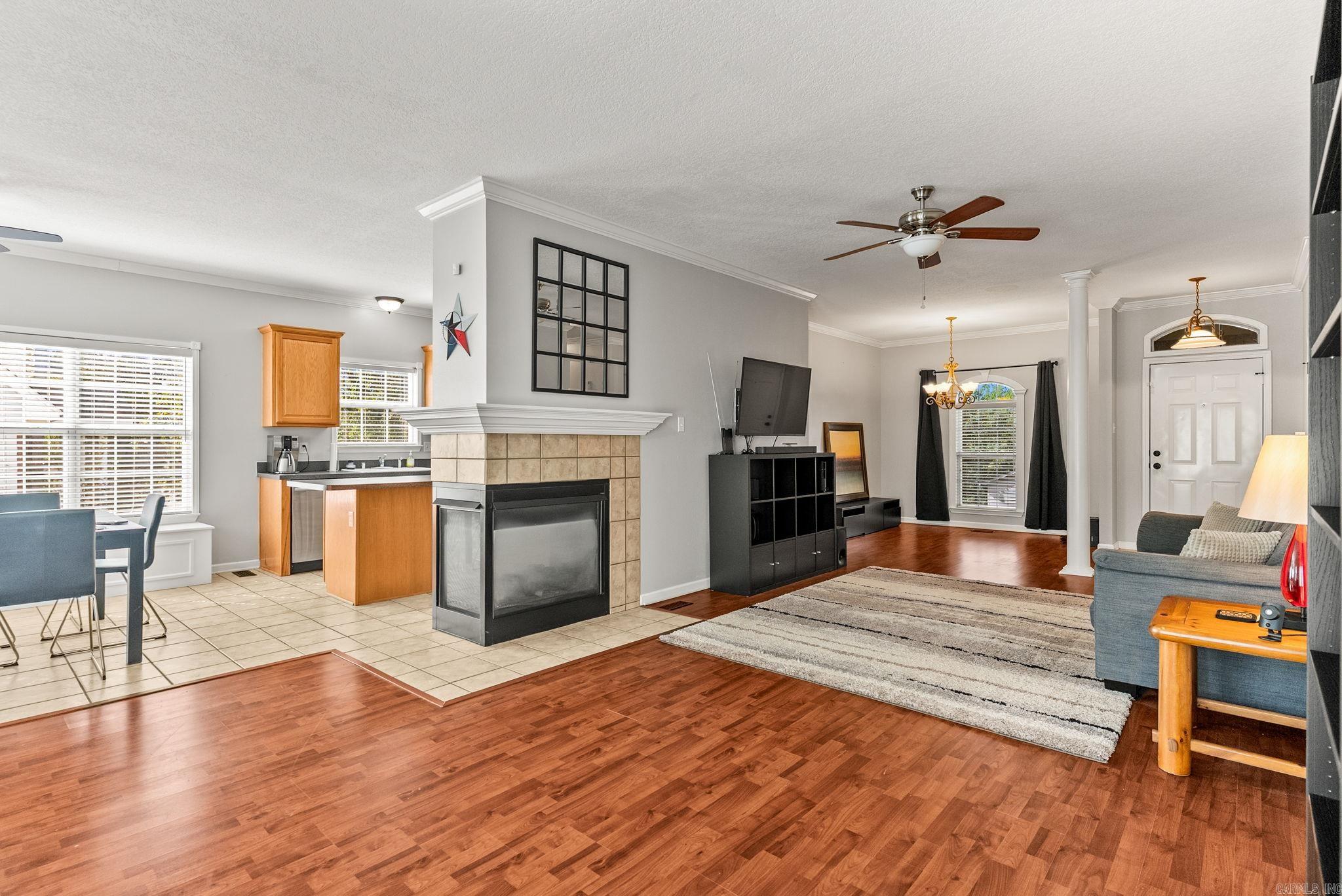 WESTHAMPTON - Residential