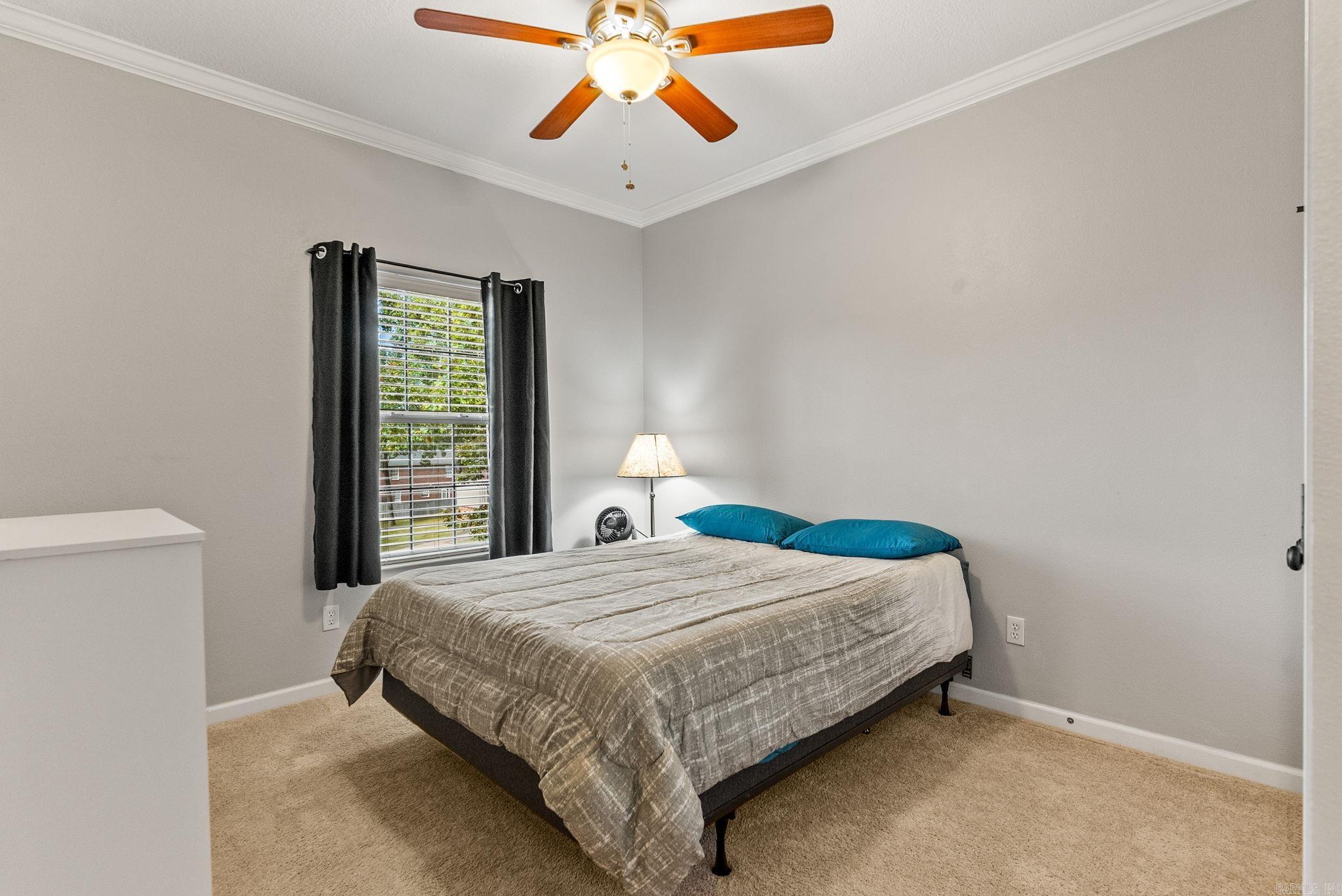 WESTHAMPTON - Residential
