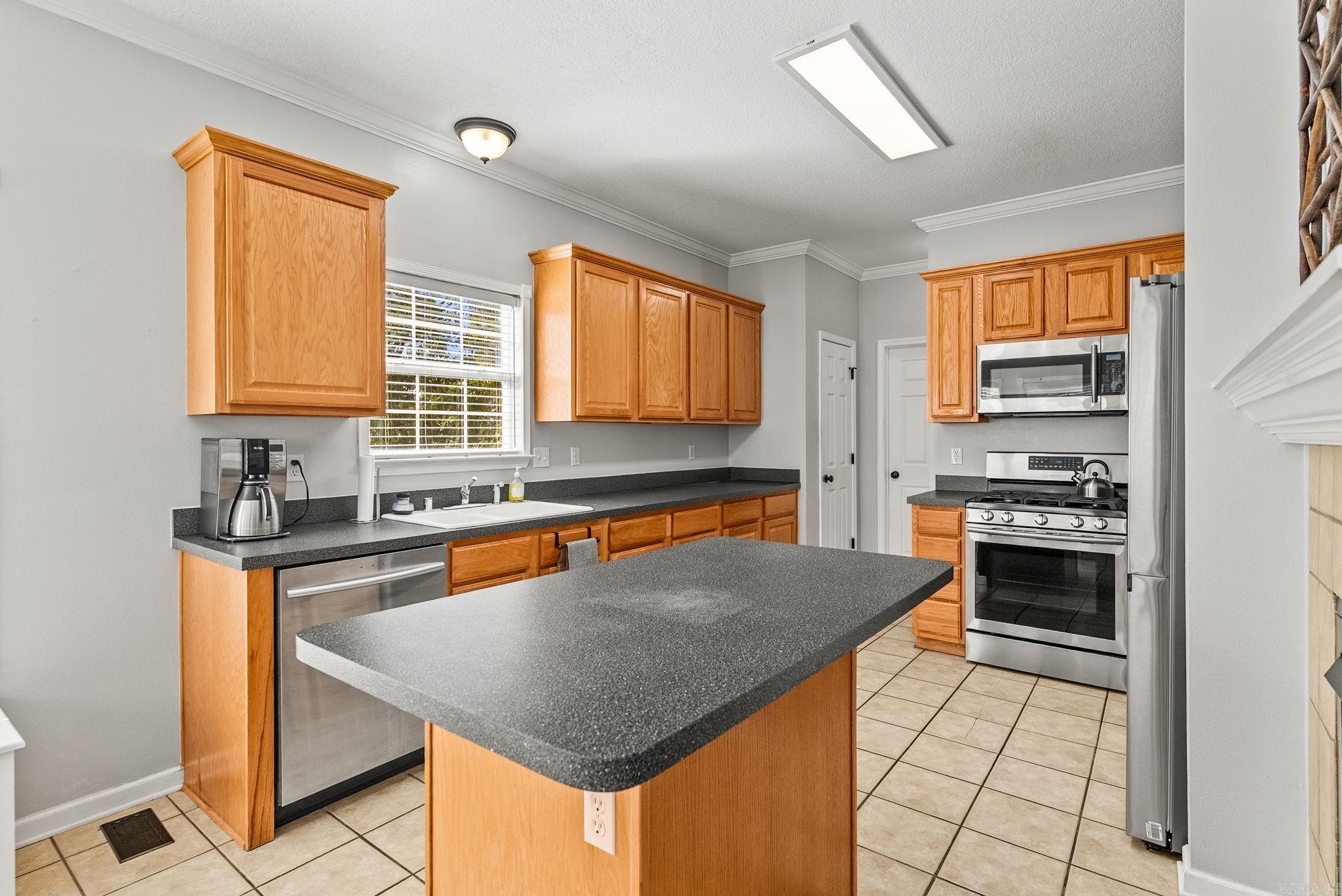WESTHAMPTON - Residential