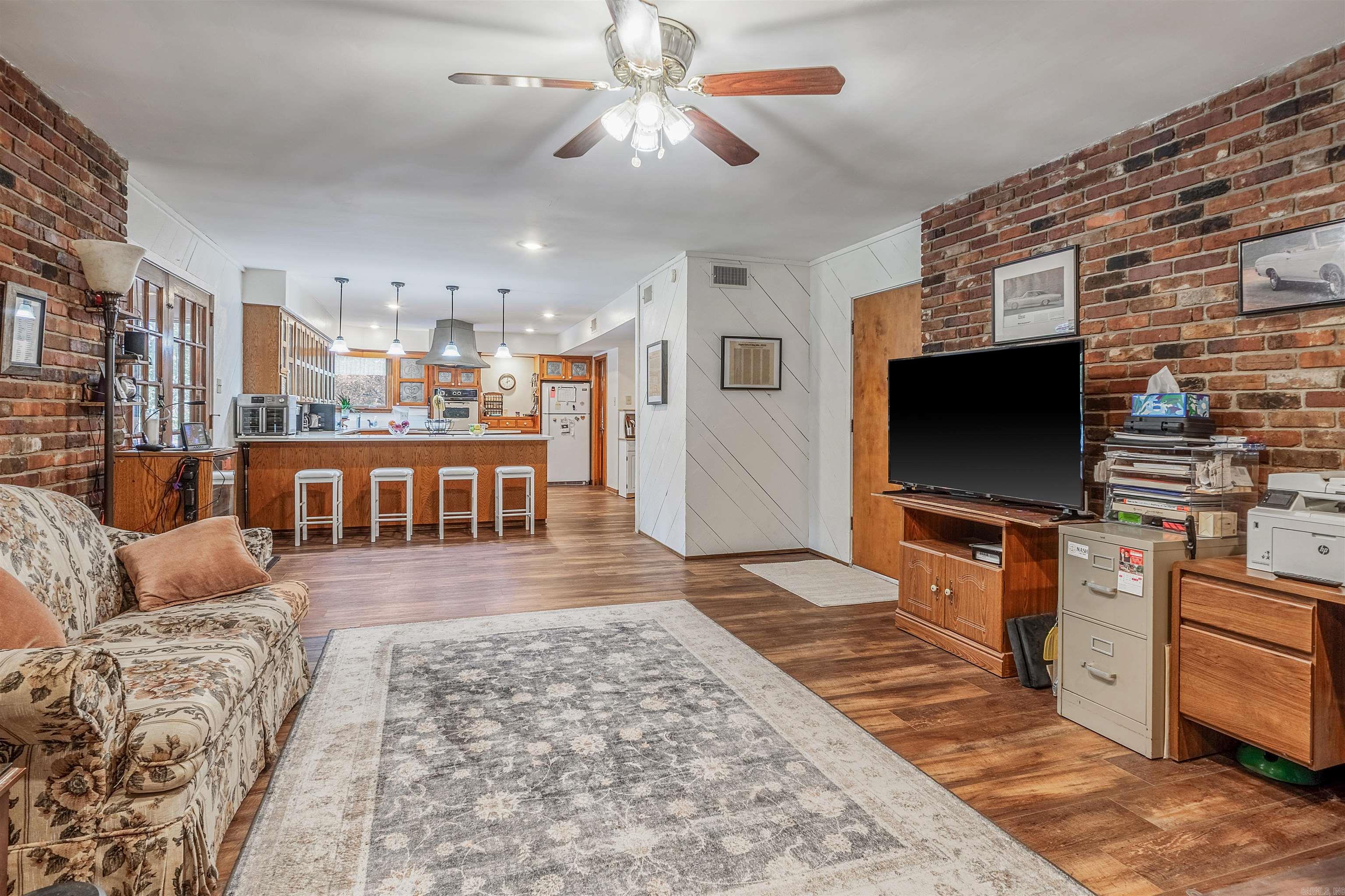 TREASURE HILL - Residential