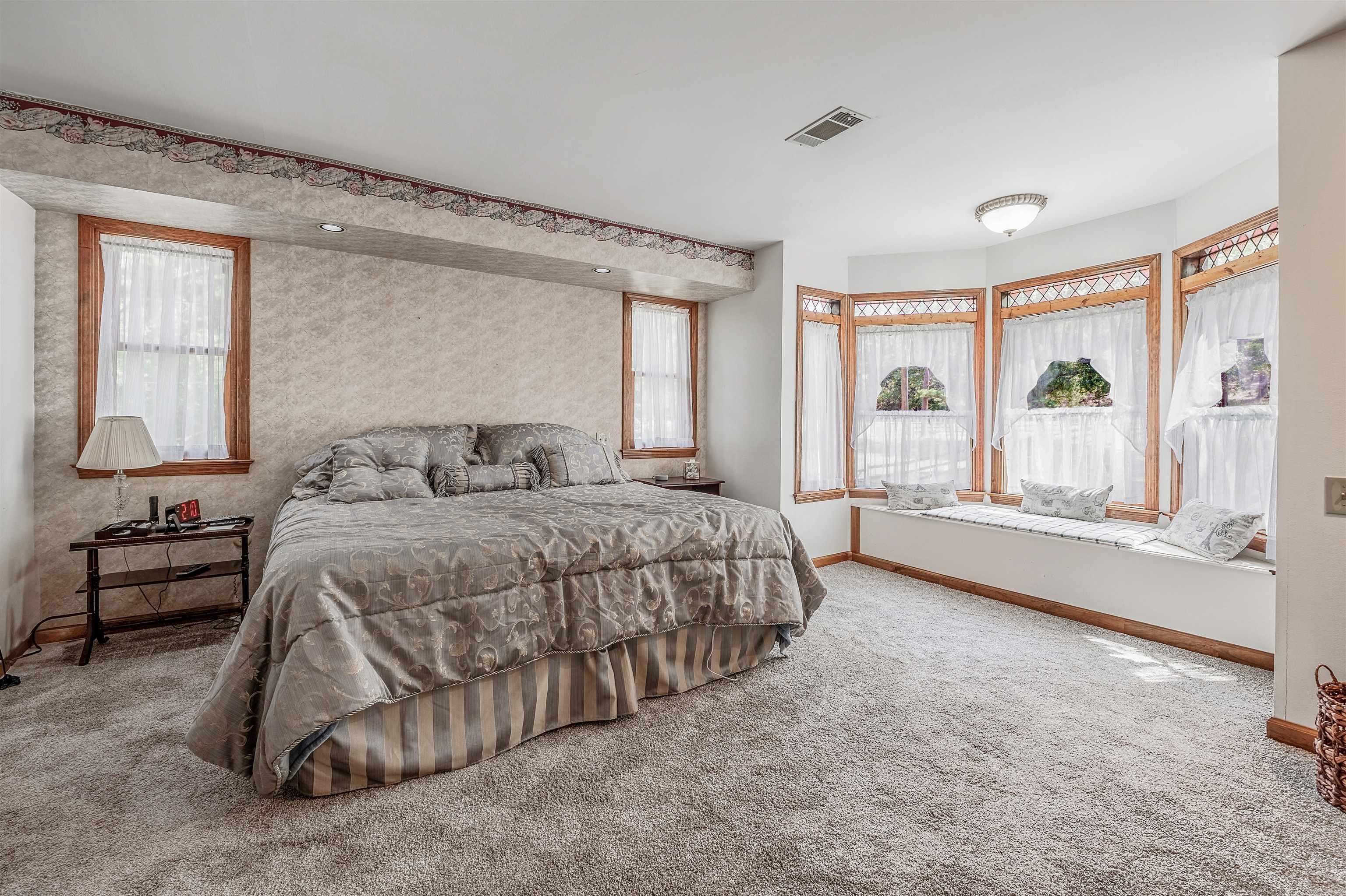 TREASURE HILL - Residential