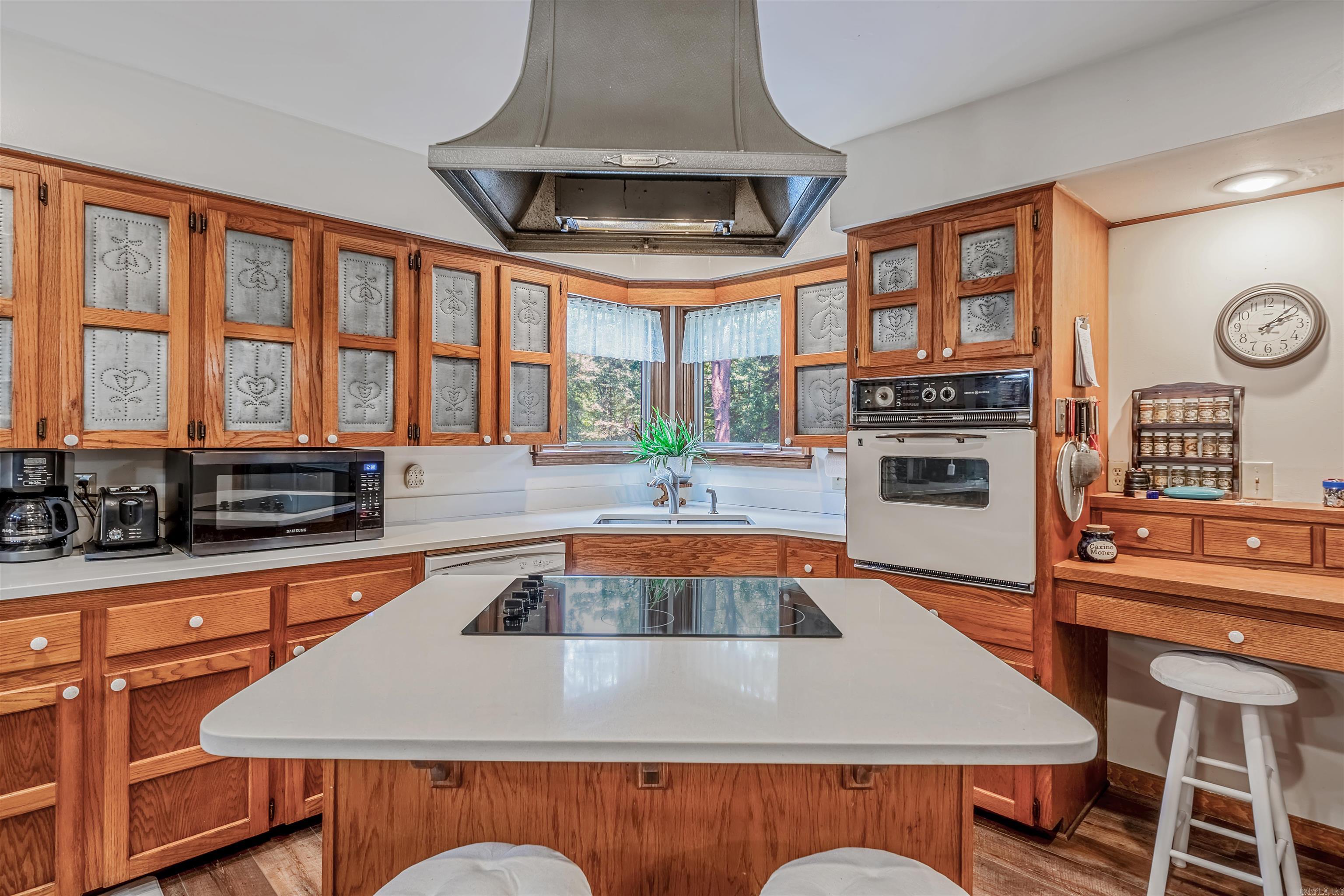 TREASURE HILL - Residential