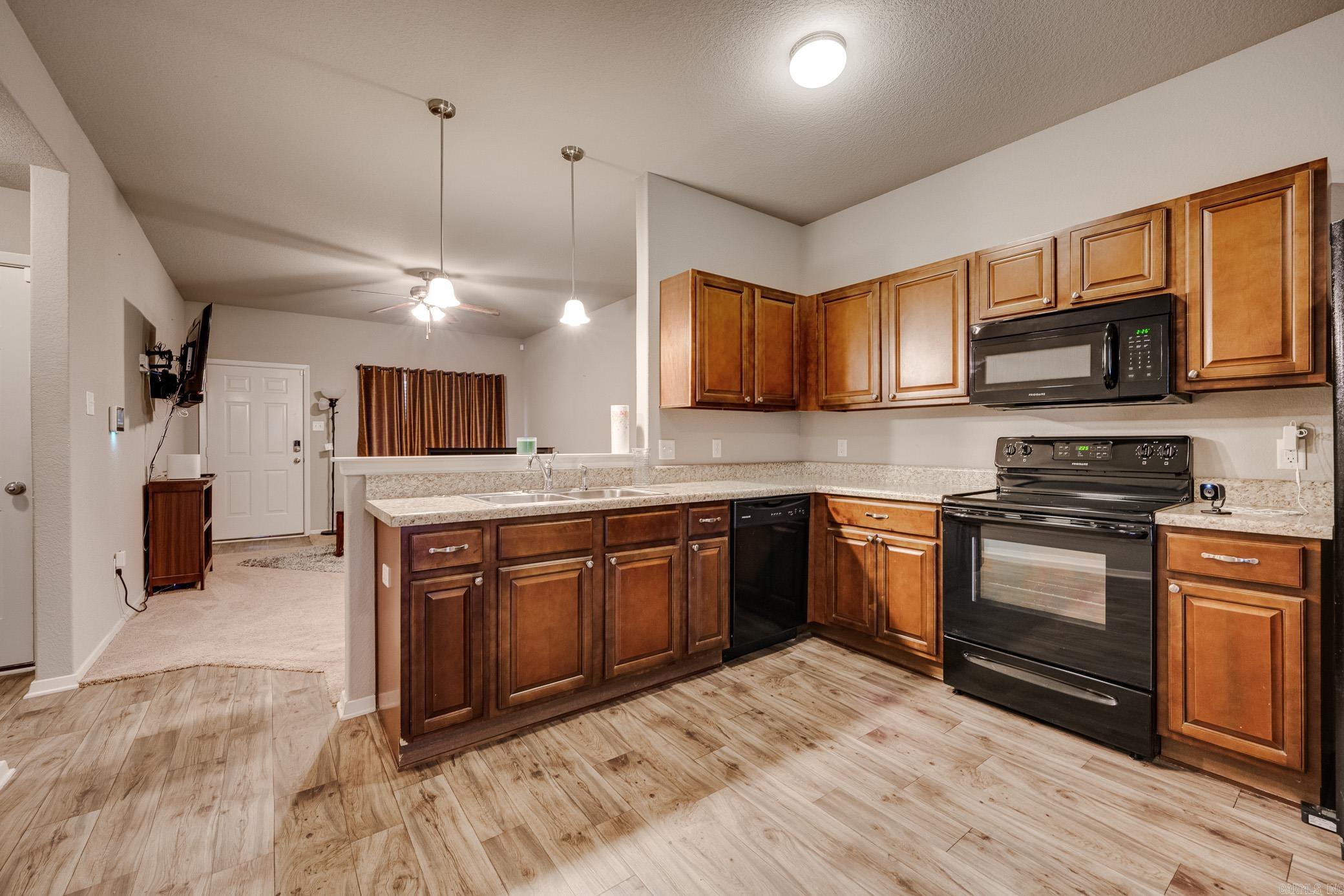 WOODLANDS EDGE - Residential