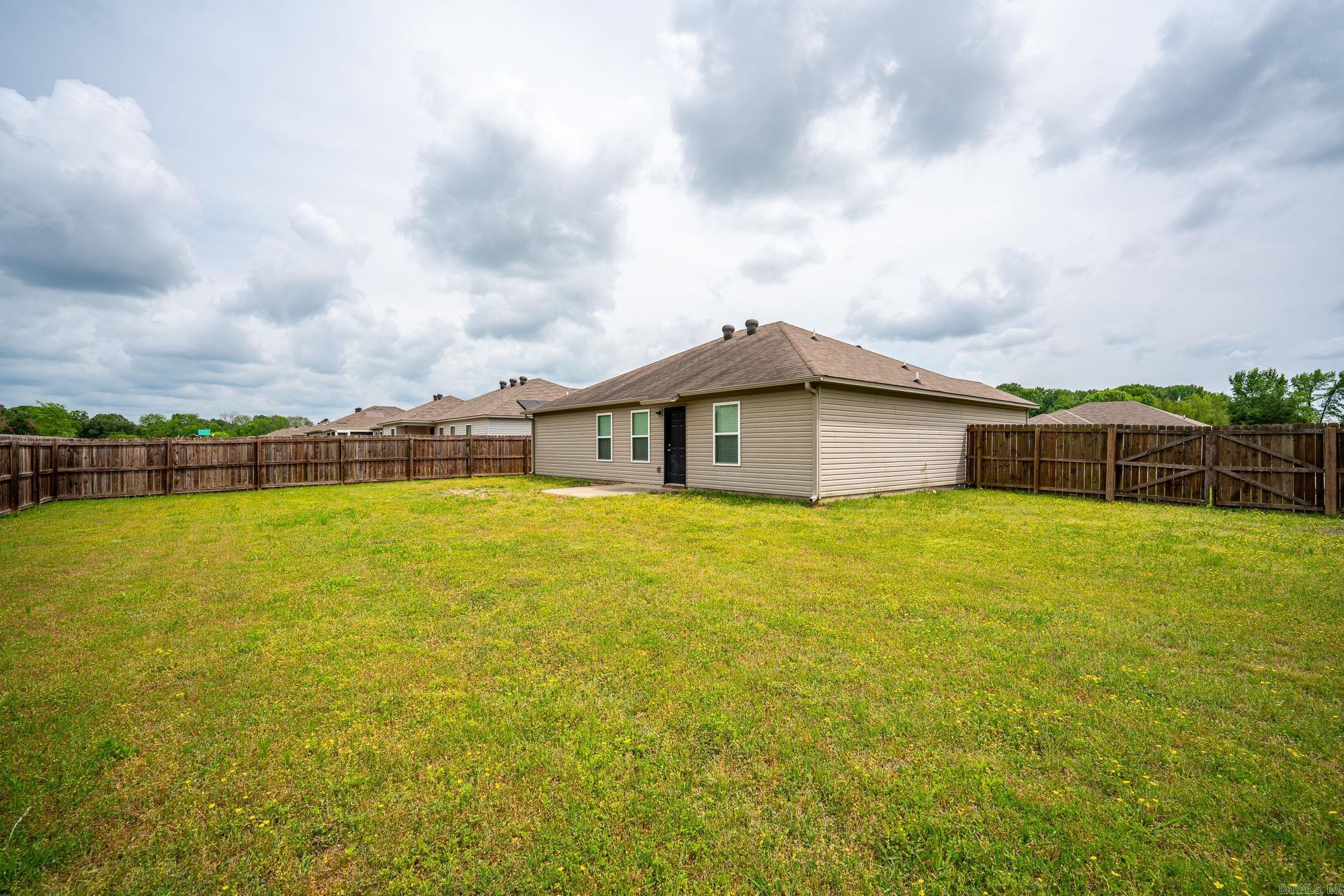 WOODLANDS EDGE - Residential