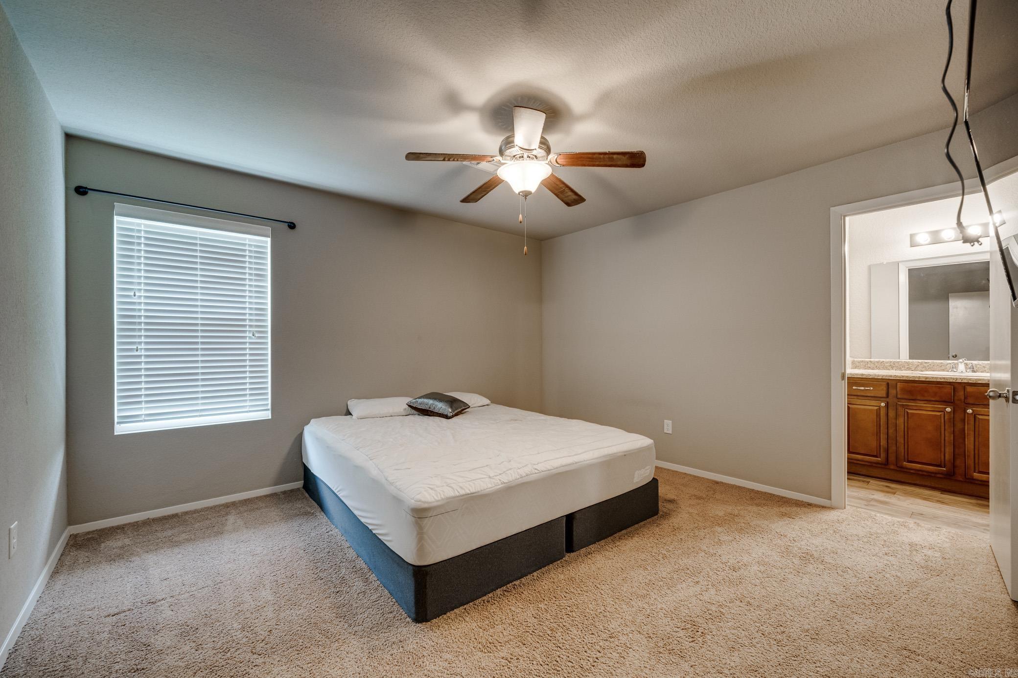 WOODLANDS EDGE - Residential