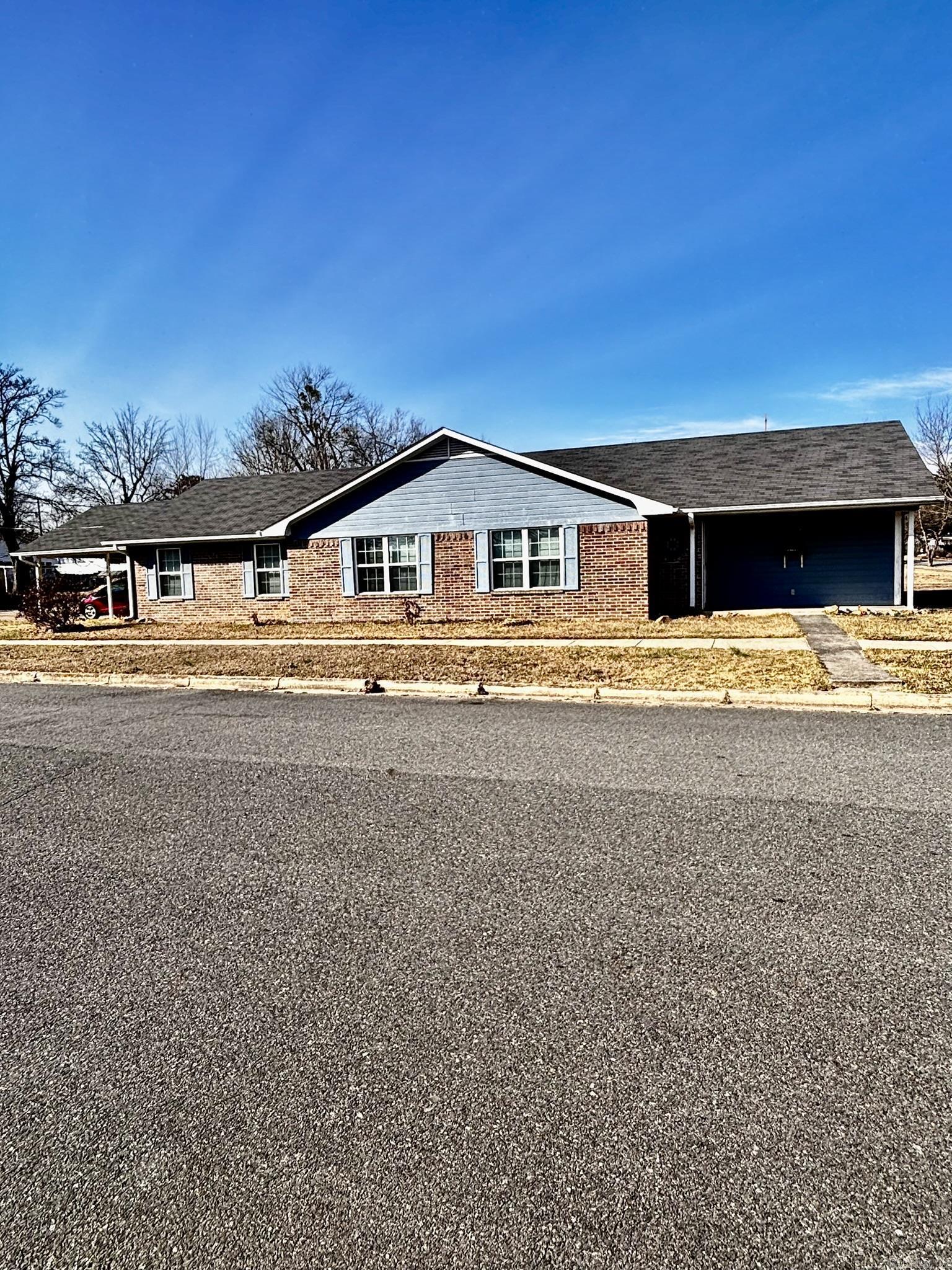 Mena Original - Residential