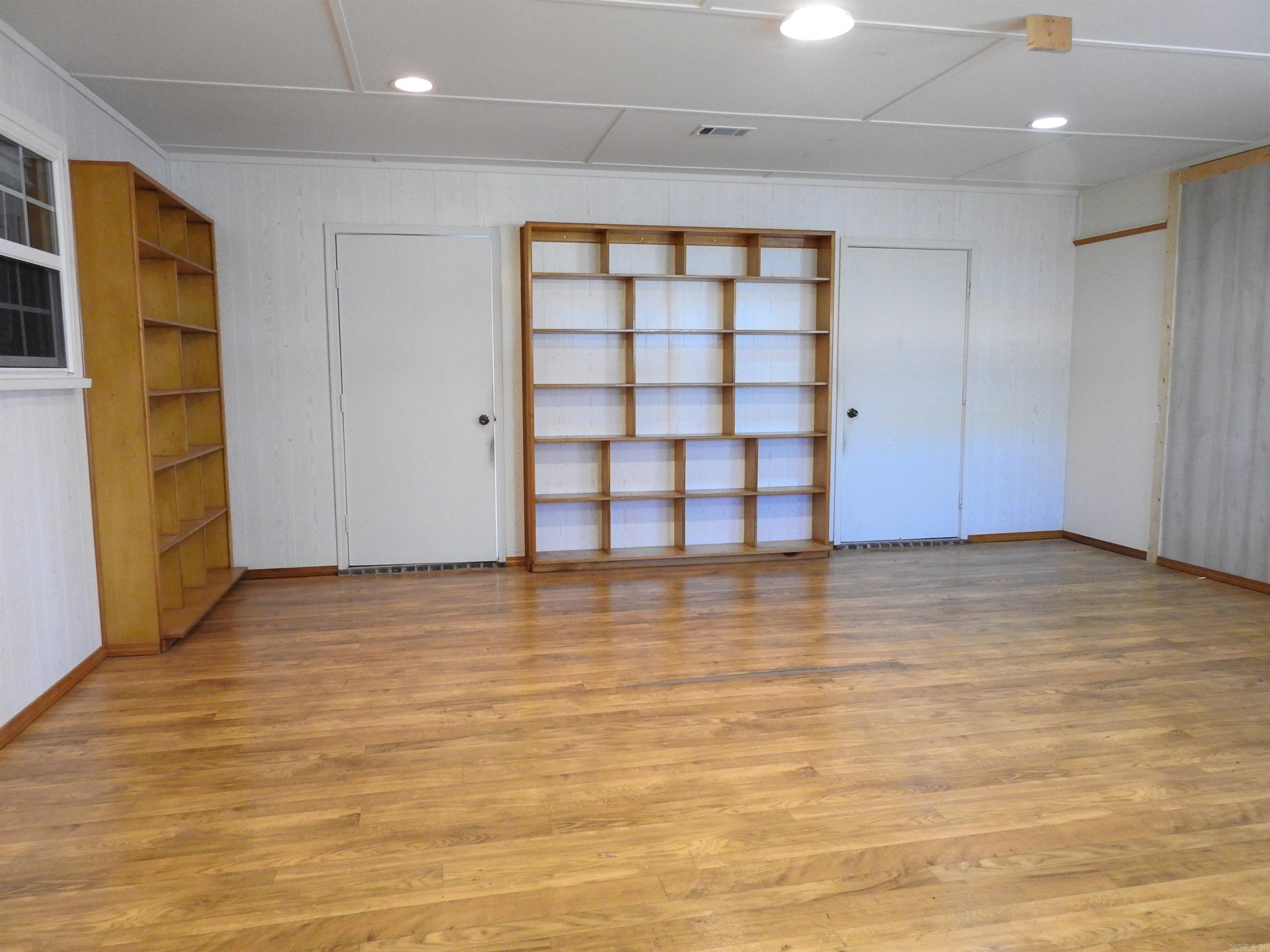 Mena Original - Residential