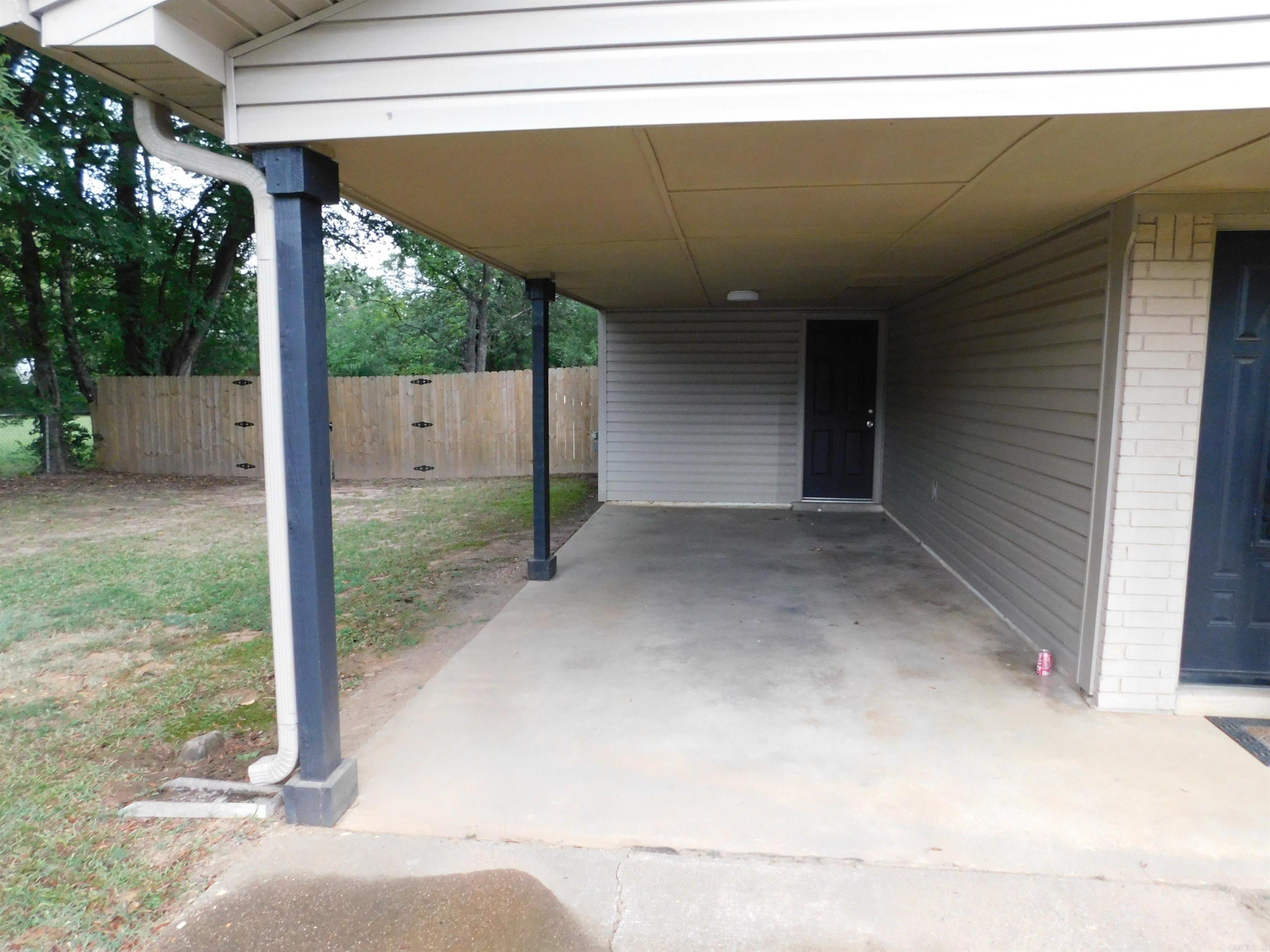 PEBBLE LAKE - Residential