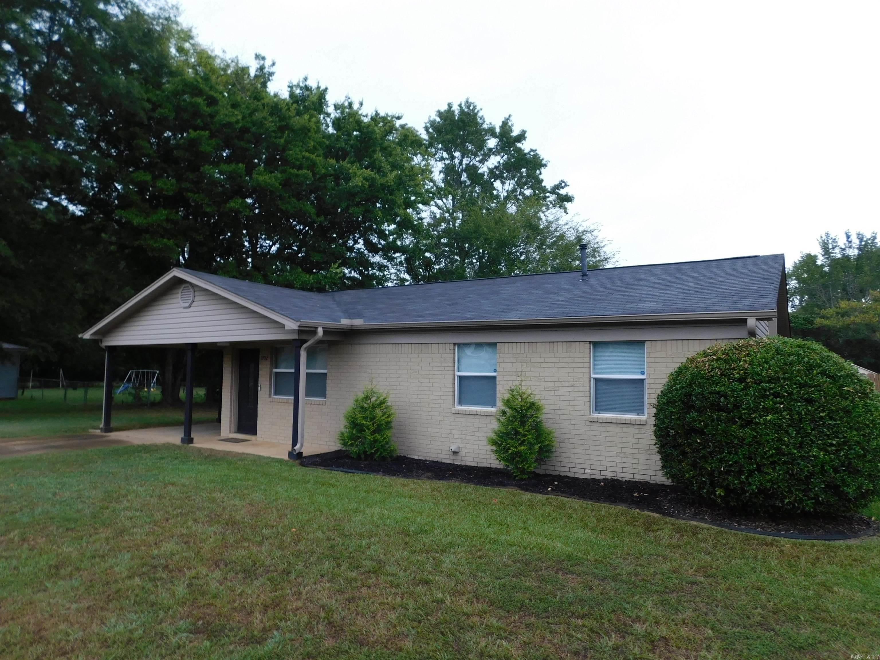 PEBBLE LAKE - Residential