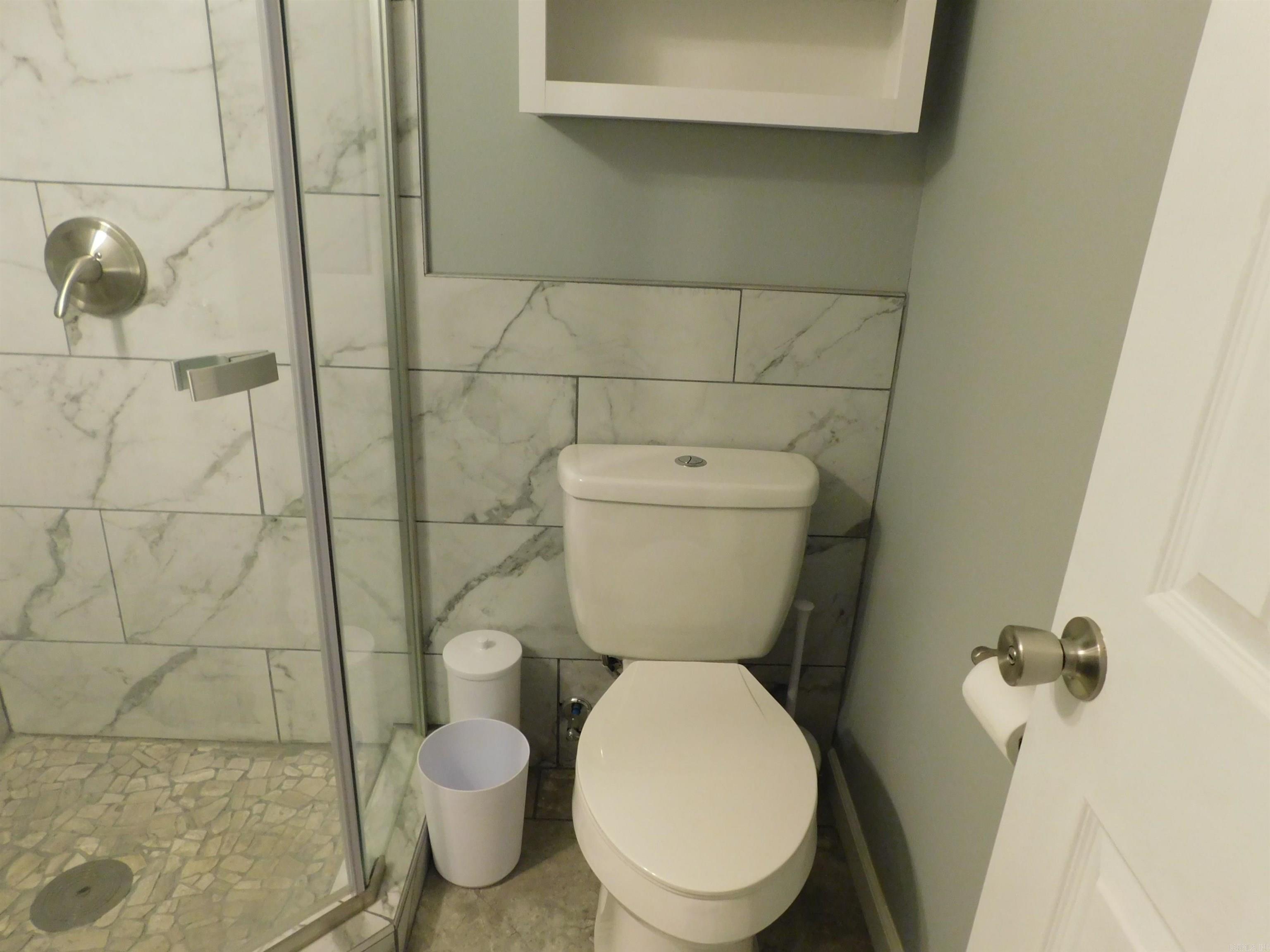 PEBBLE LAKE - Residential