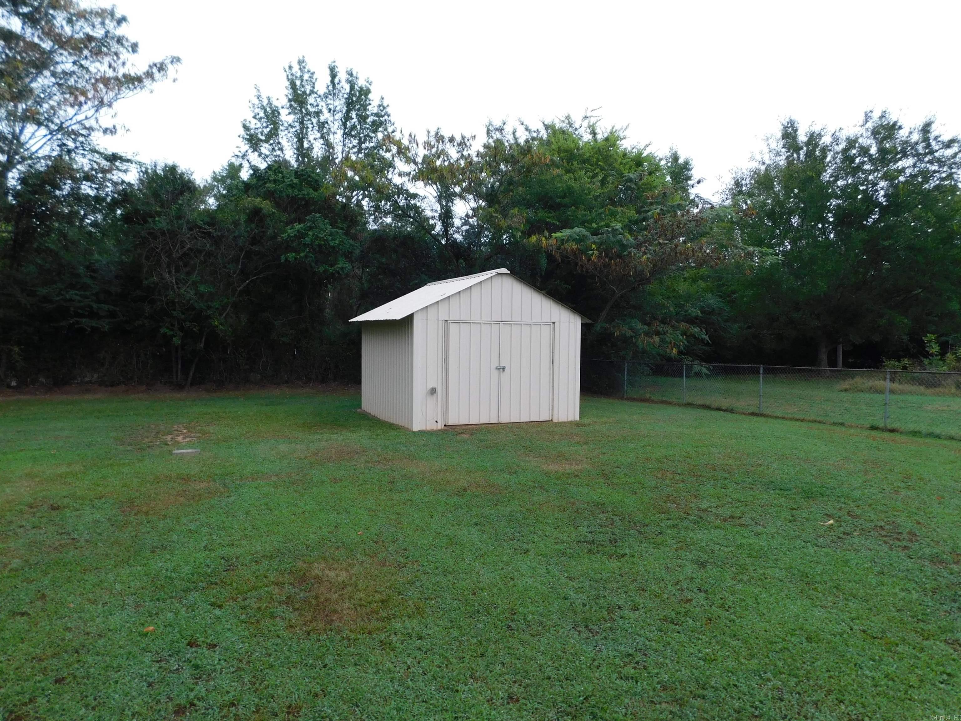 PEBBLE LAKE - Residential