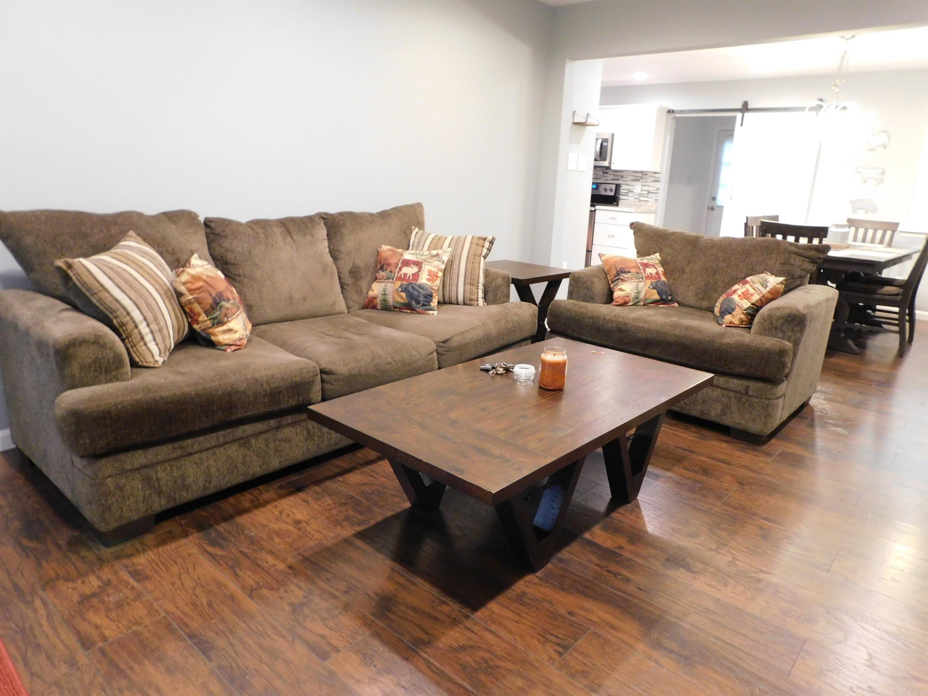 PEBBLE LAKE - Residential