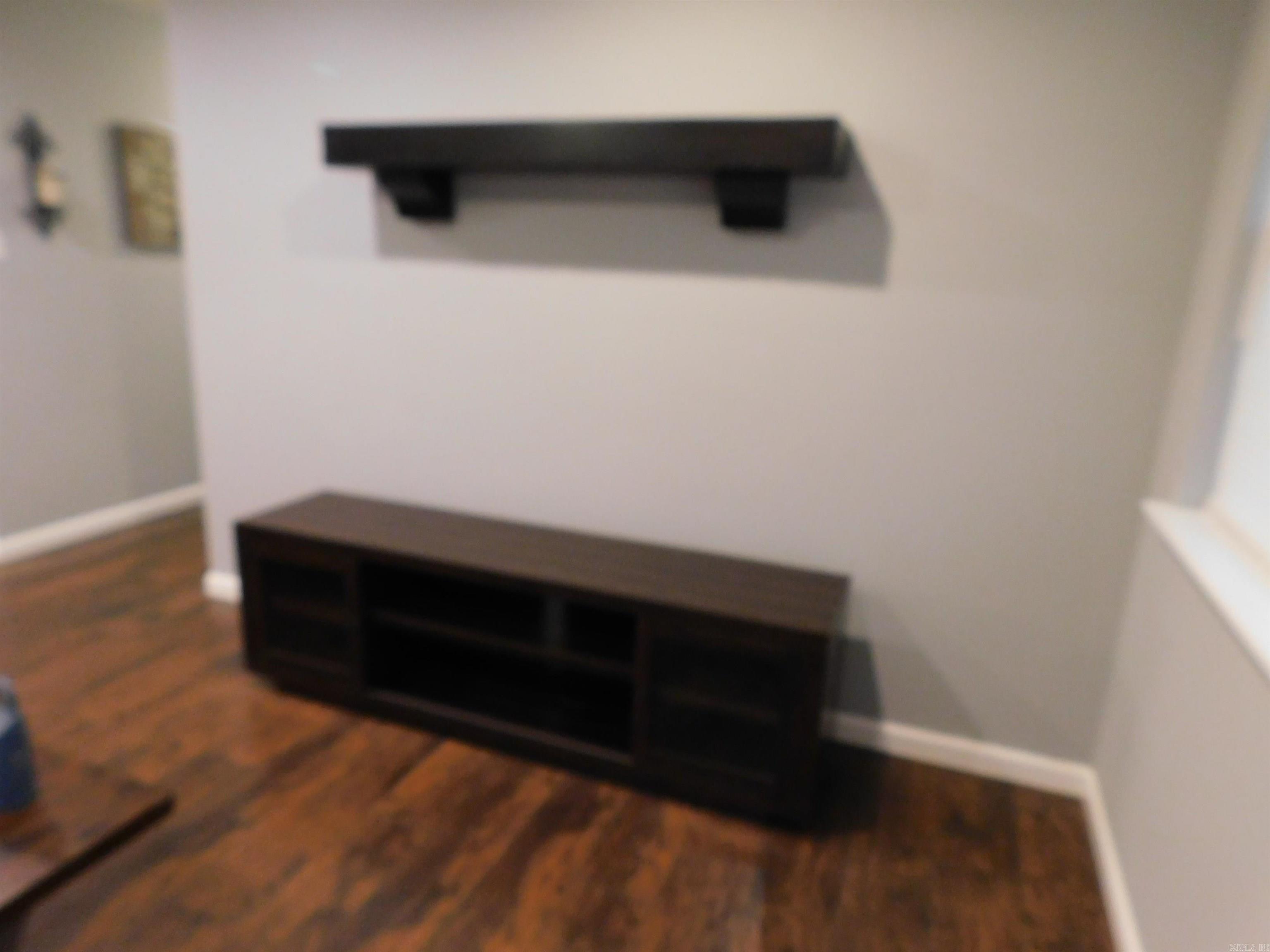 PEBBLE LAKE - Residential