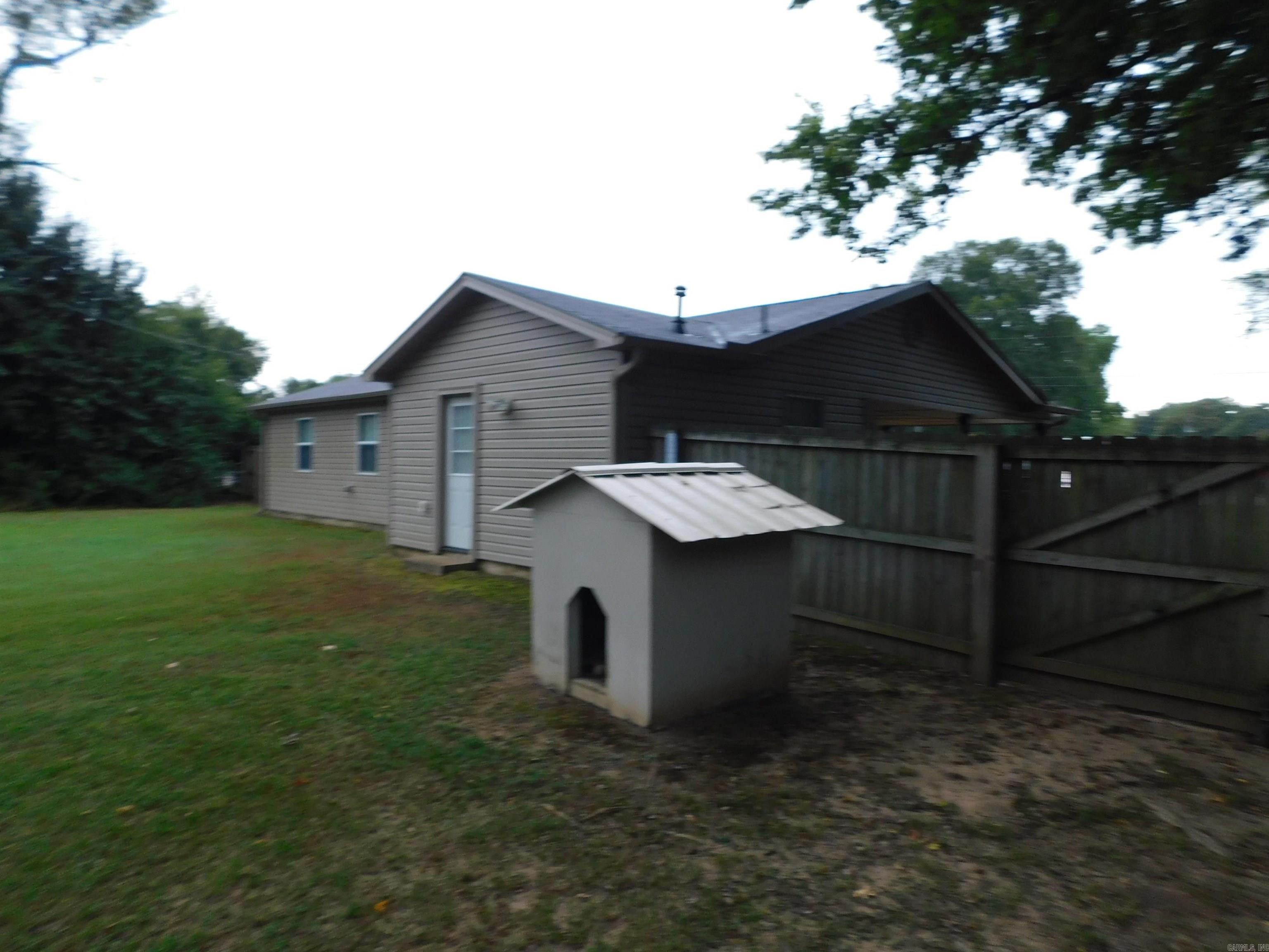 PEBBLE LAKE - Residential