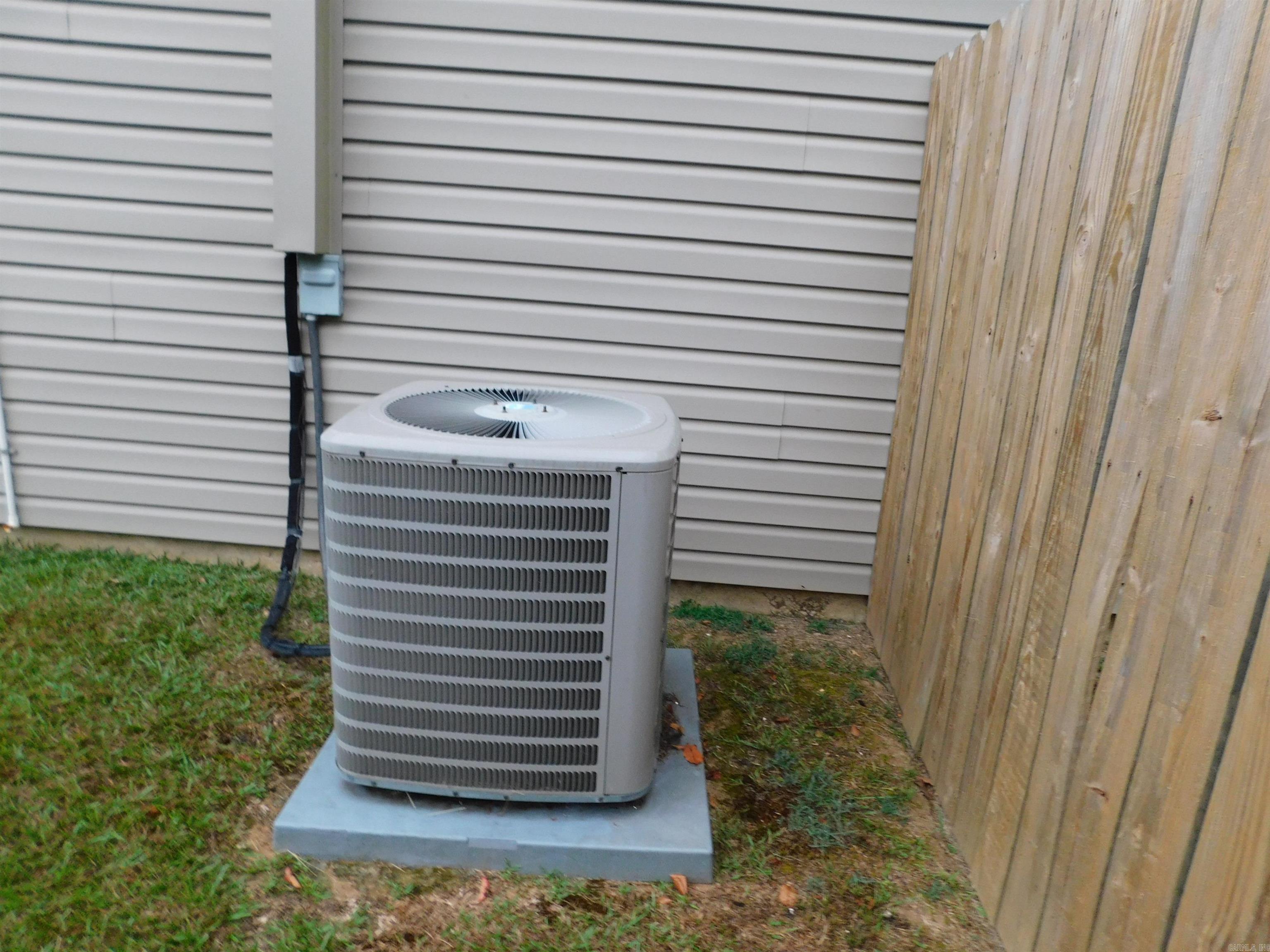 PEBBLE LAKE - Residential