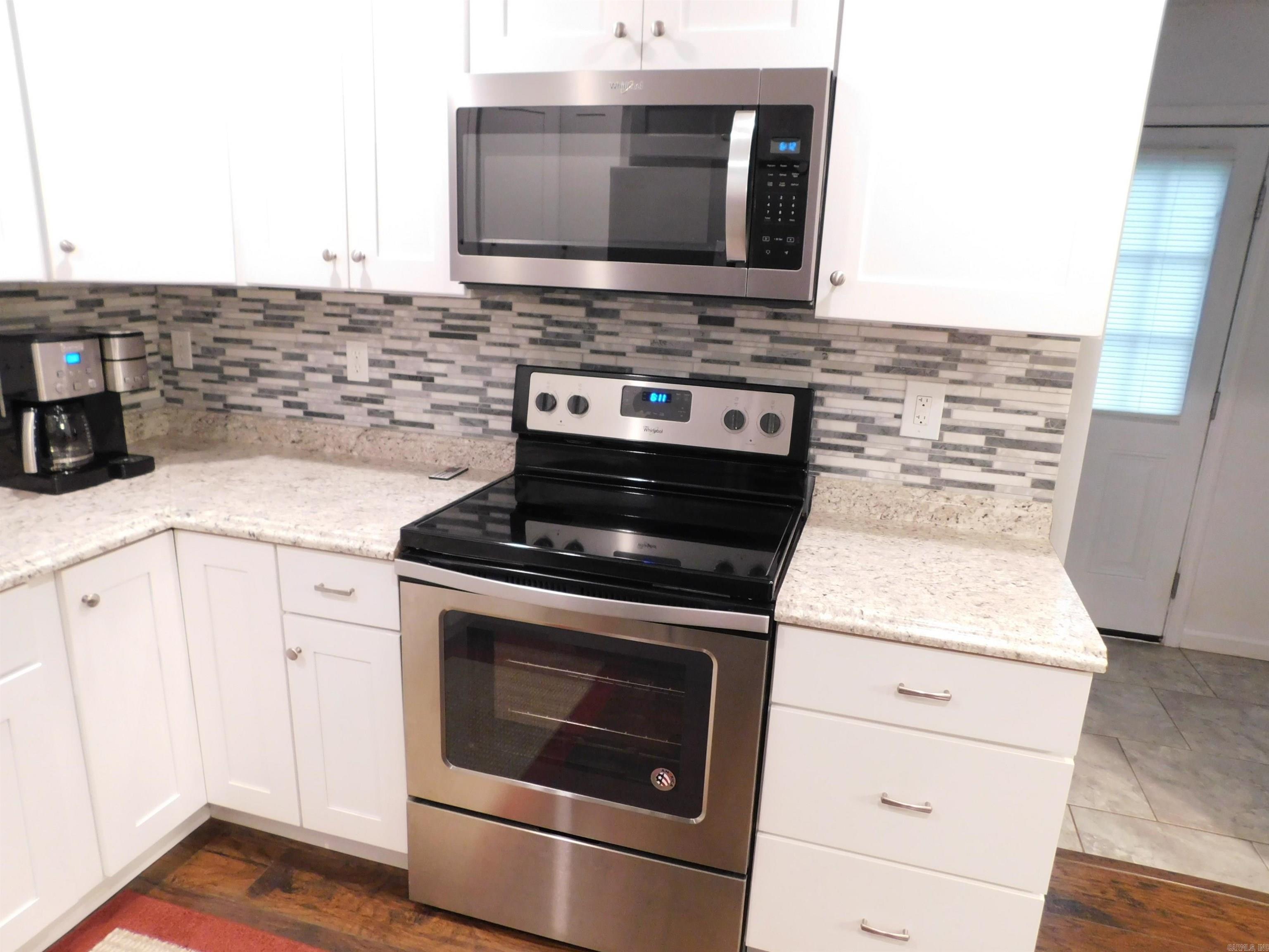 PEBBLE LAKE - Residential