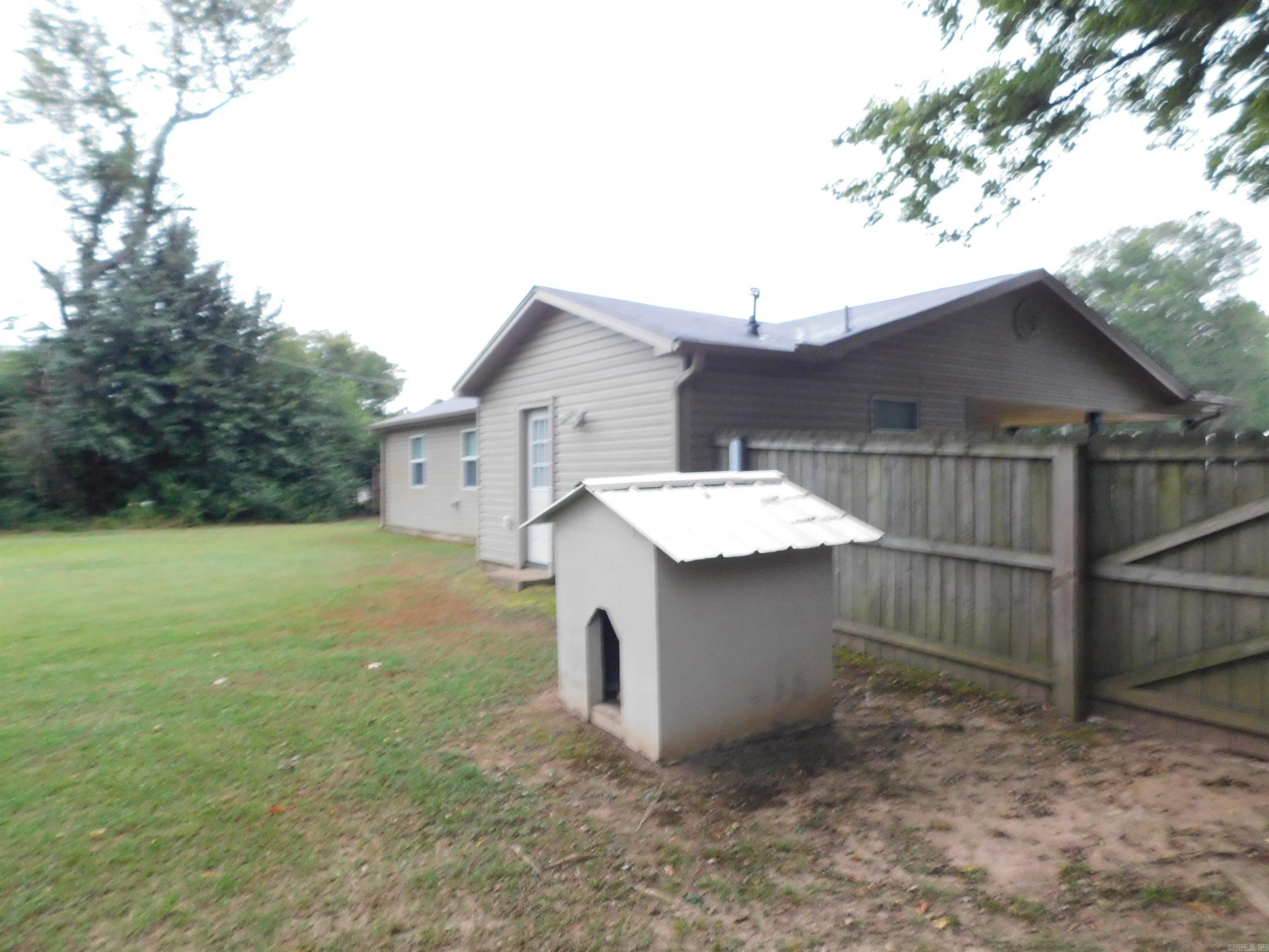 PEBBLE LAKE - Residential