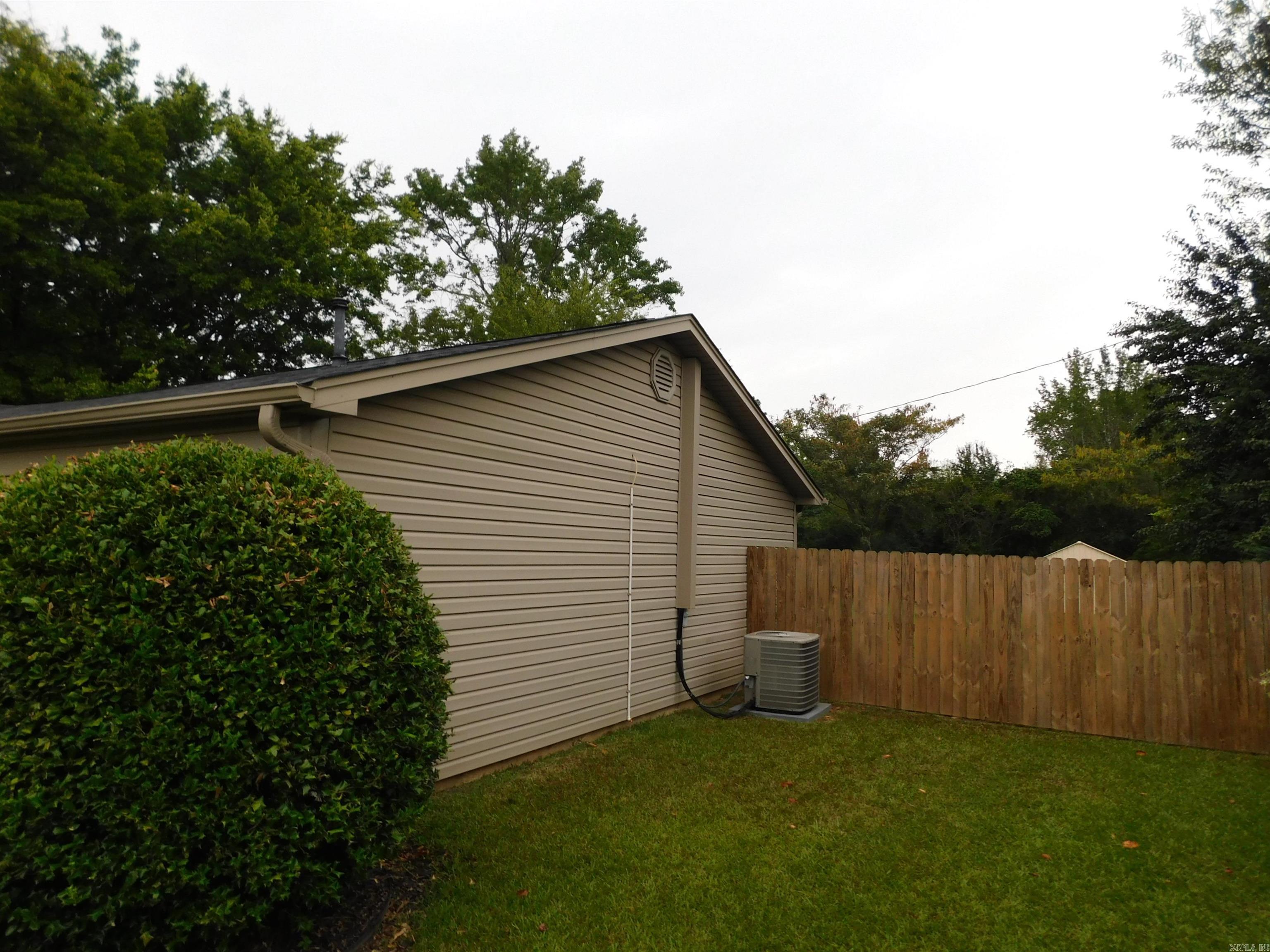 PEBBLE LAKE - Residential