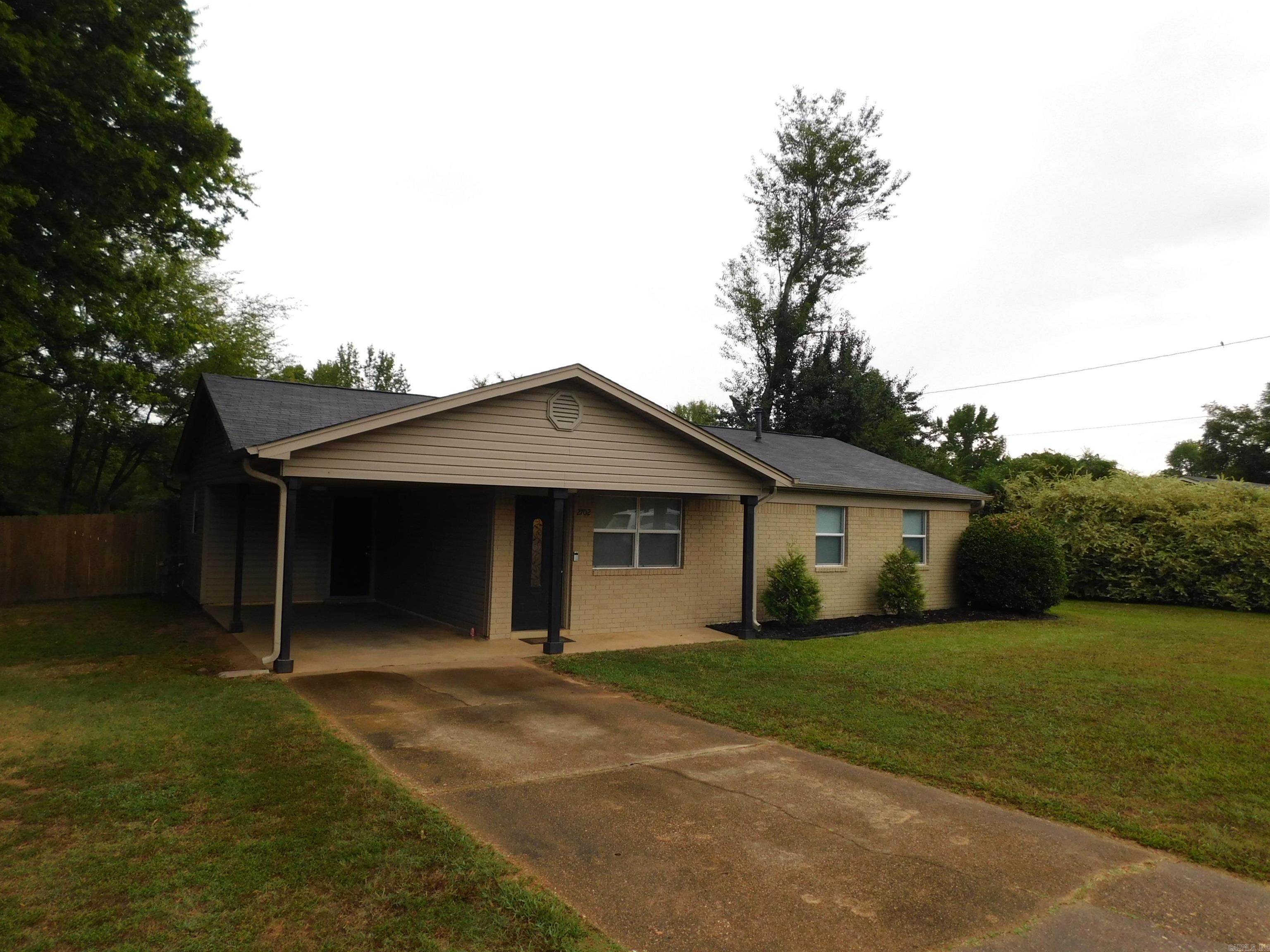 PEBBLE LAKE - Residential