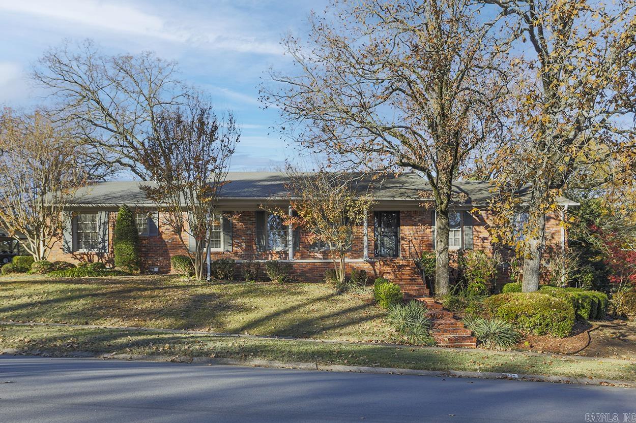 LEAWOOD MANOR - Residential