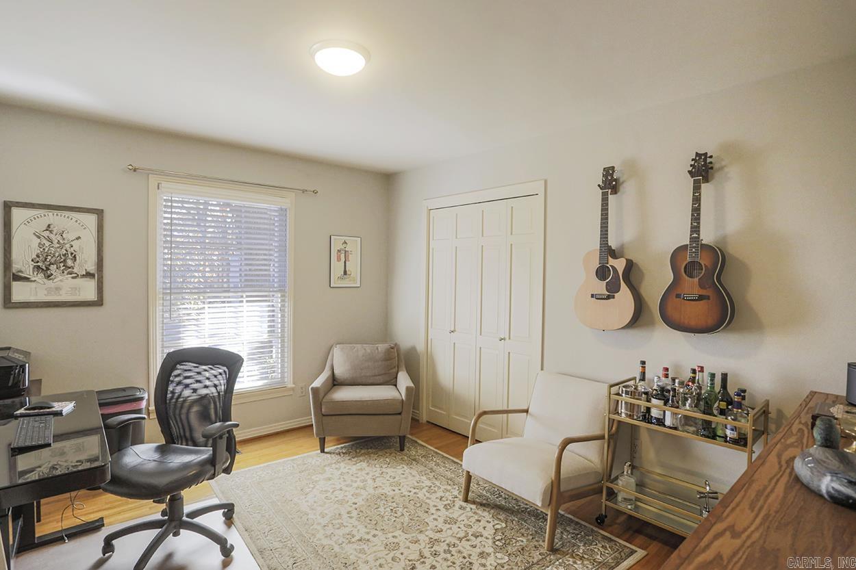 LEAWOOD MANOR - Residential