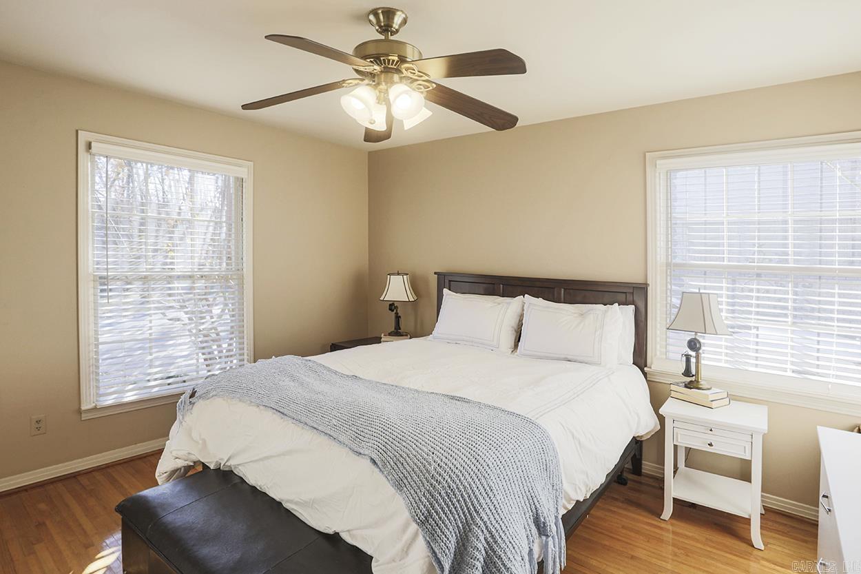 LEAWOOD MANOR - Residential