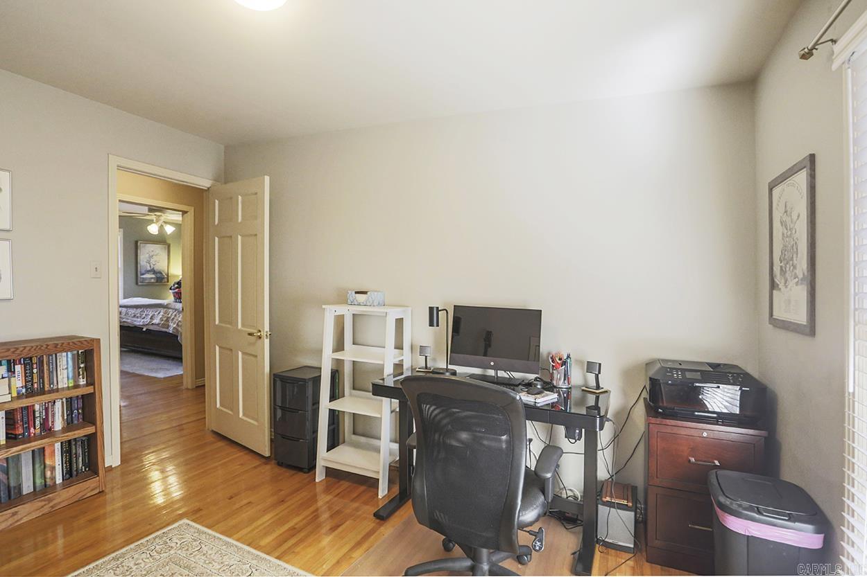 LEAWOOD MANOR - Residential