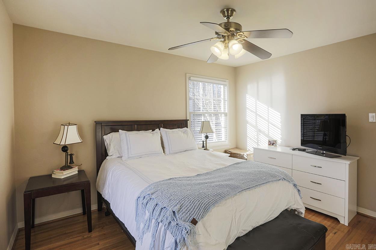 LEAWOOD MANOR - Residential