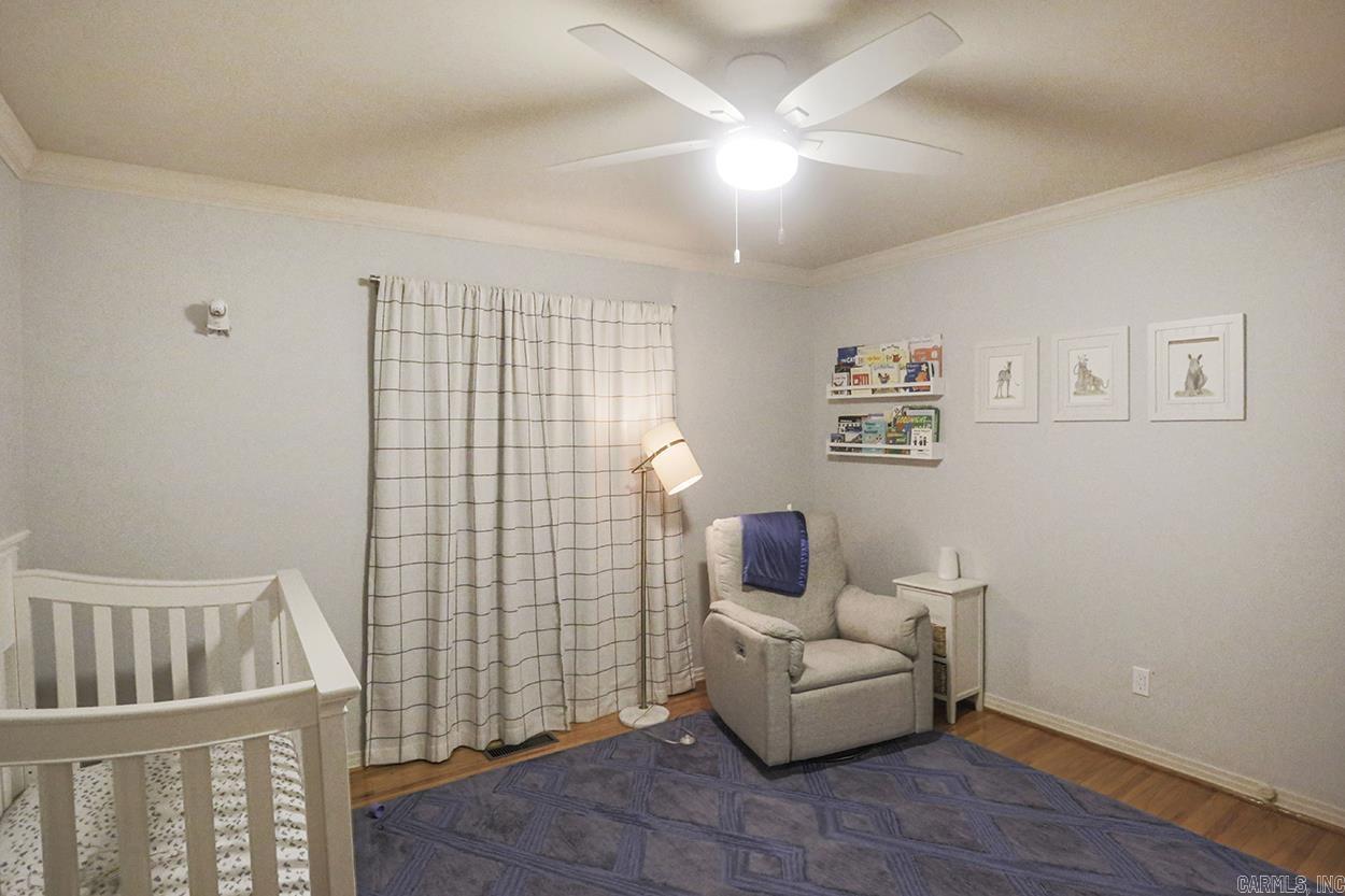 LEAWOOD MANOR - Residential