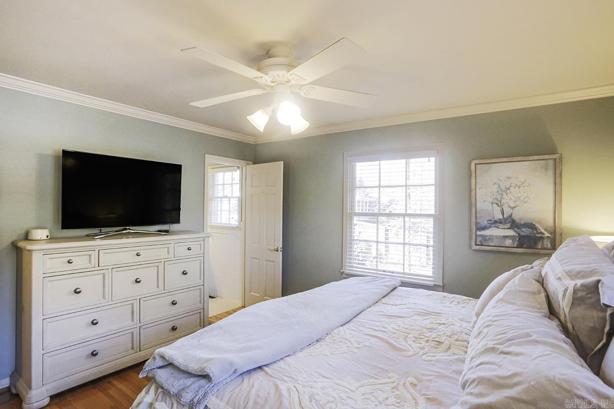 LEAWOOD MANOR - Residential