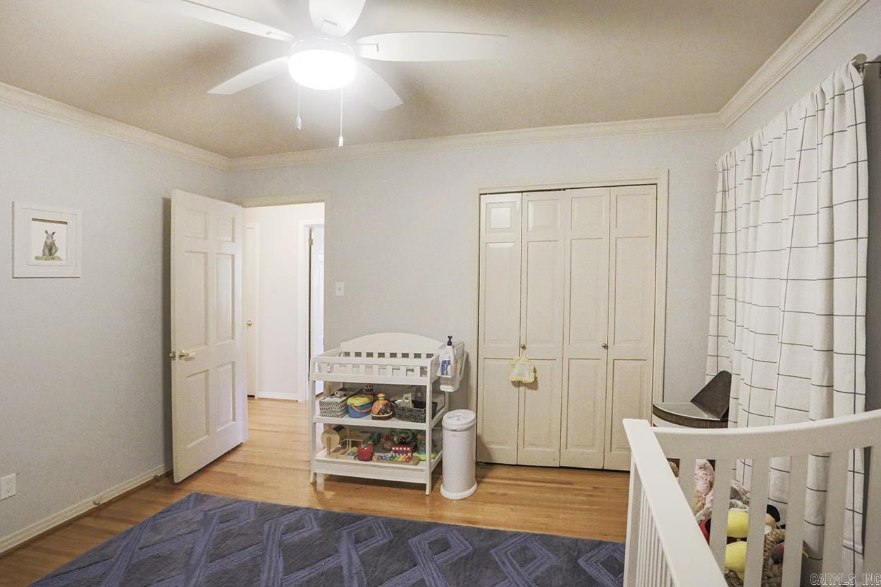 LEAWOOD MANOR - Residential