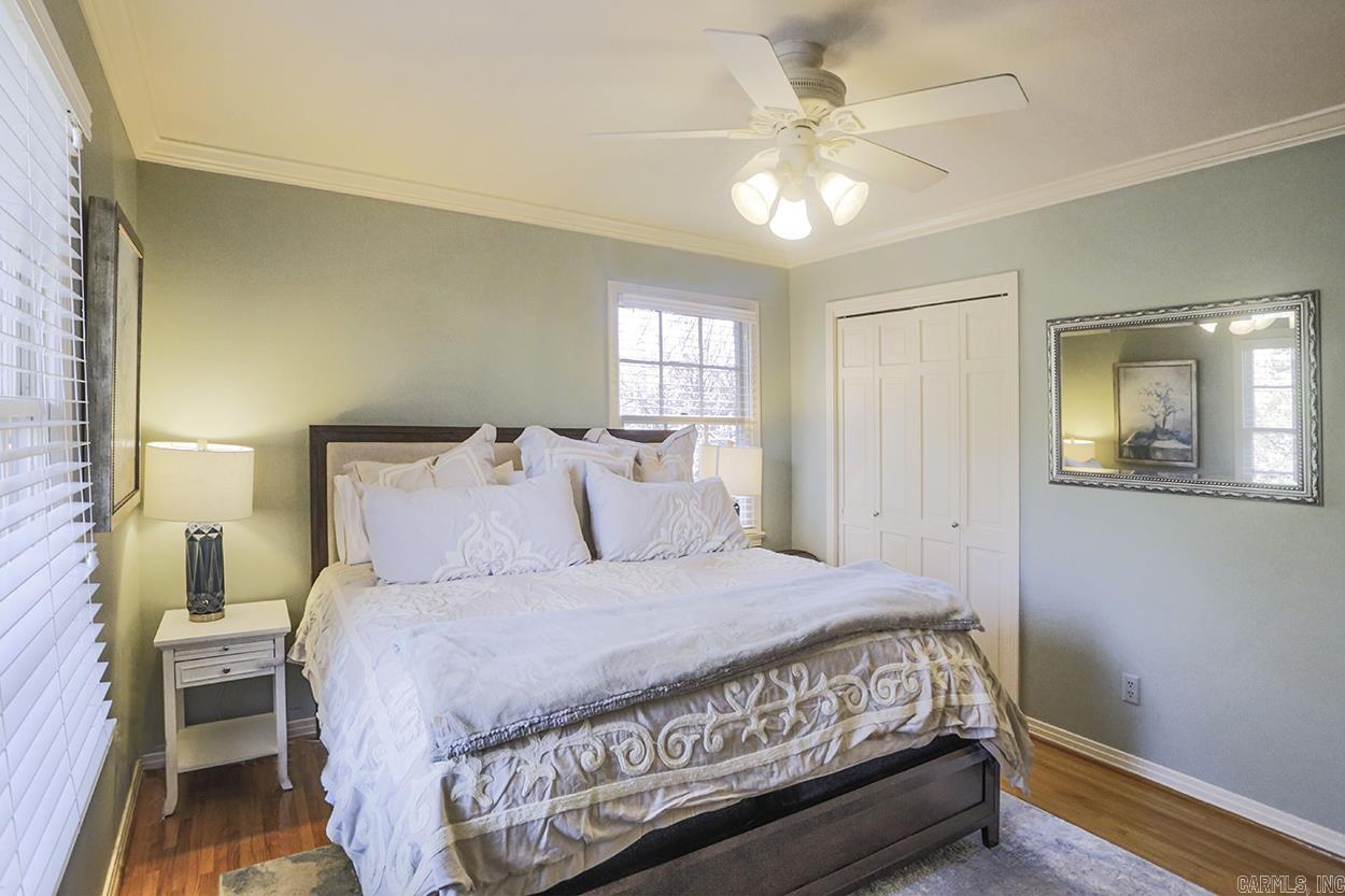 LEAWOOD MANOR - Residential