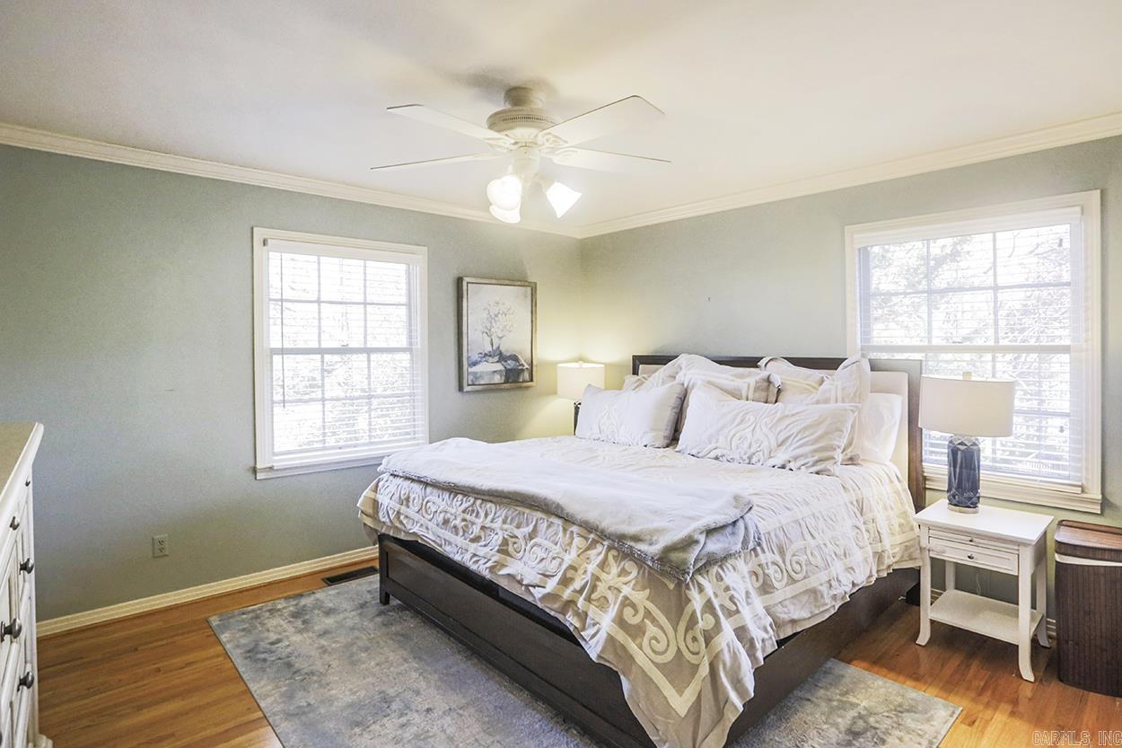 LEAWOOD MANOR - Residential