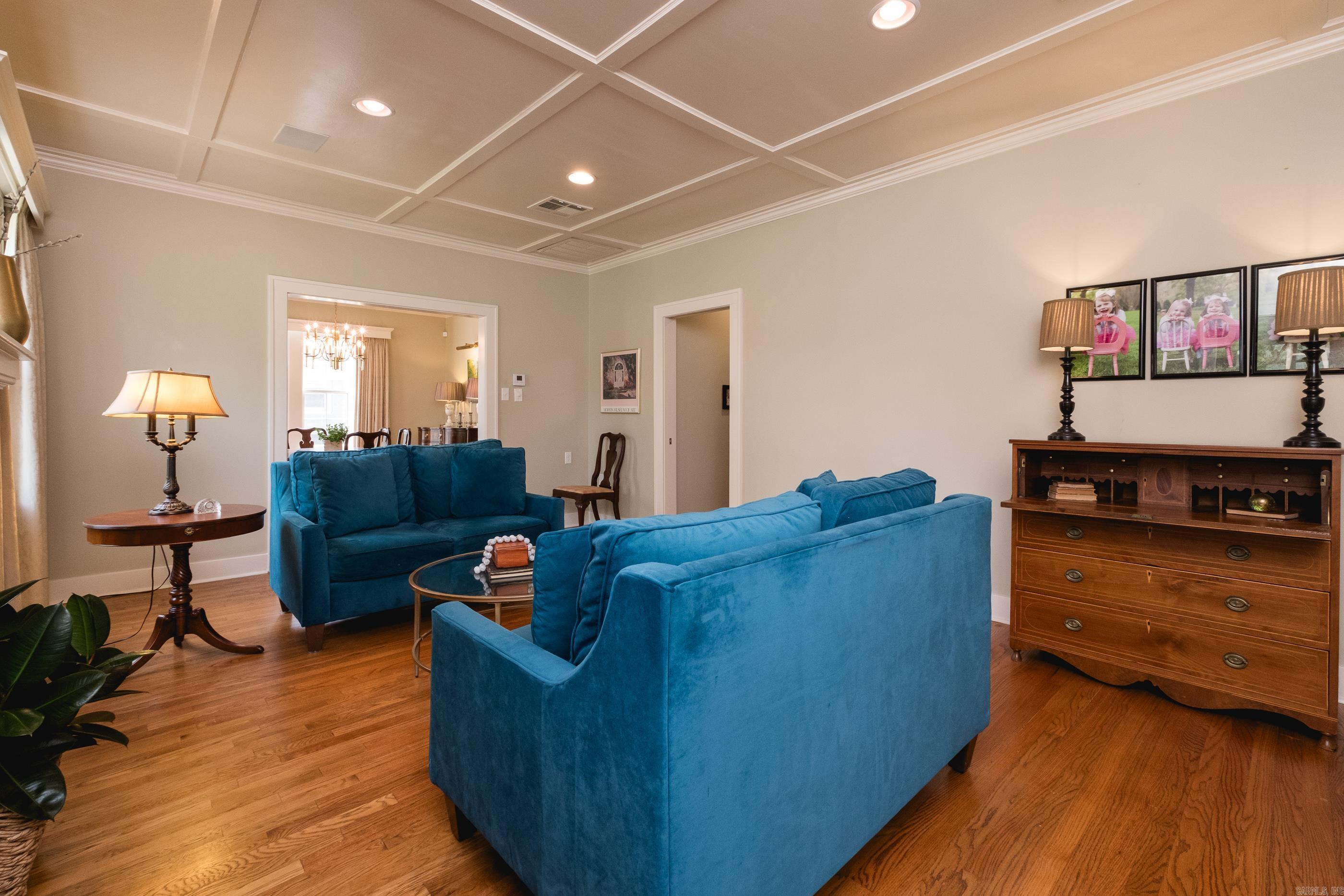 NEWTONS - Residential