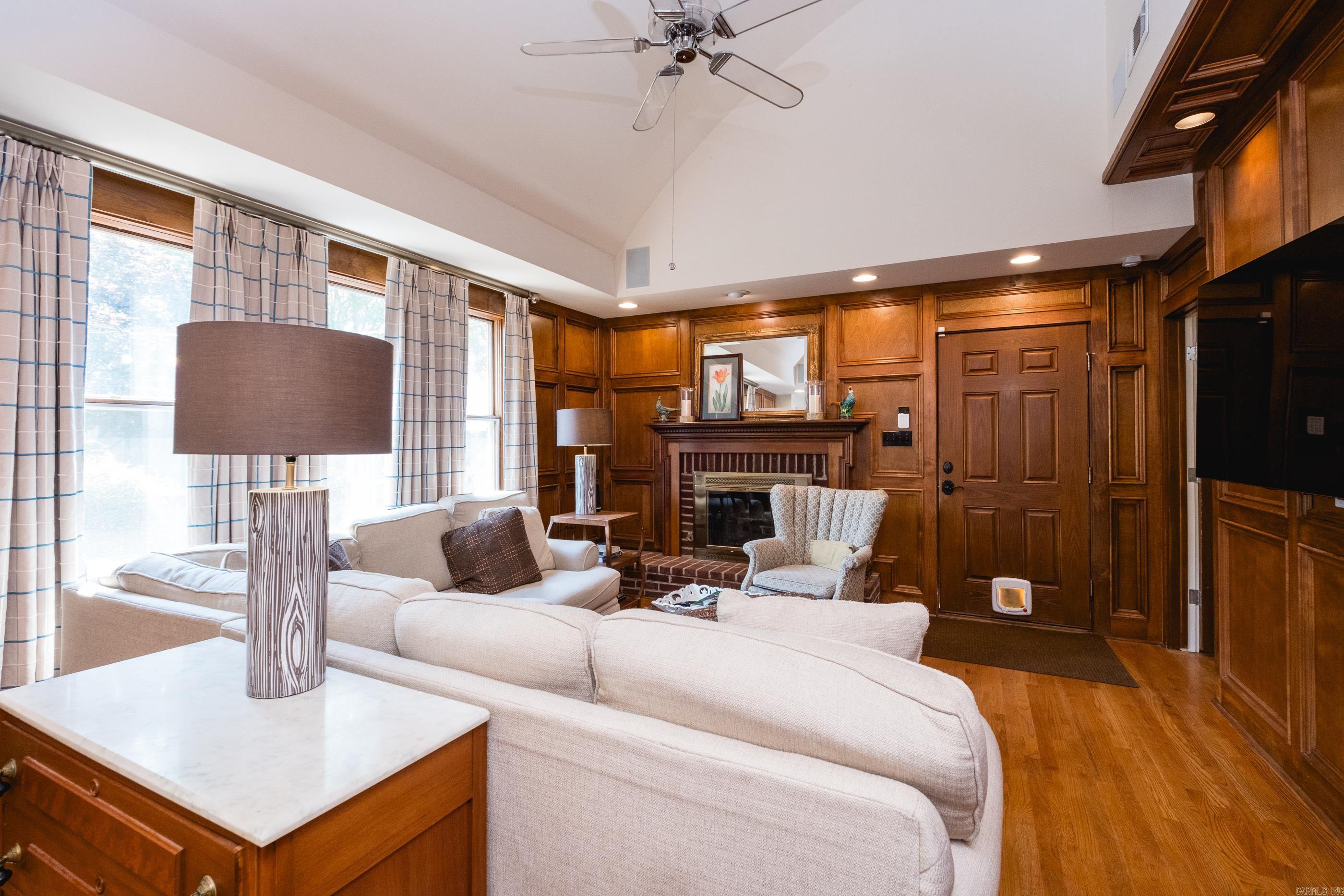 NEWTONS - Residential