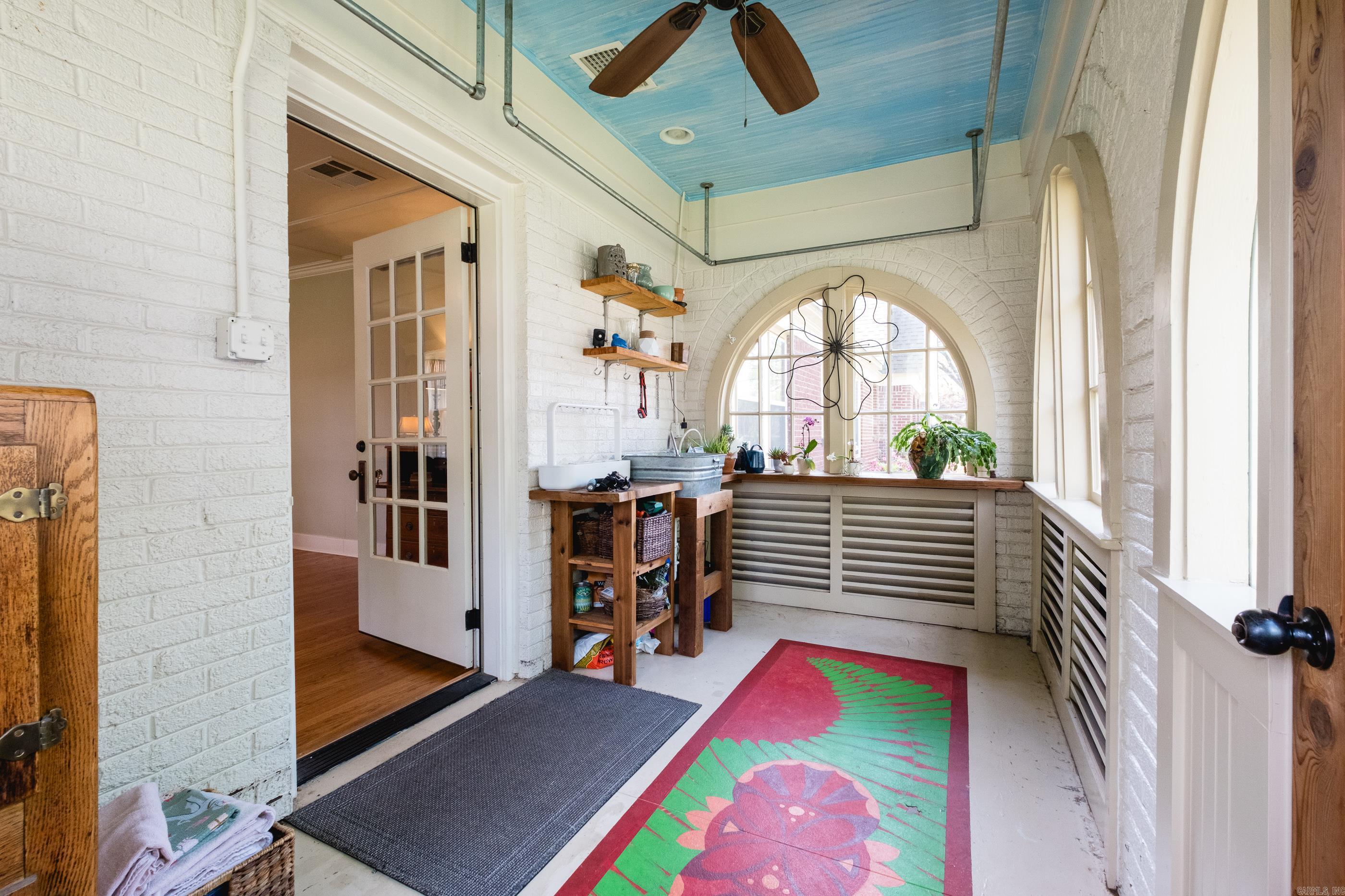 NEWTONS - Residential