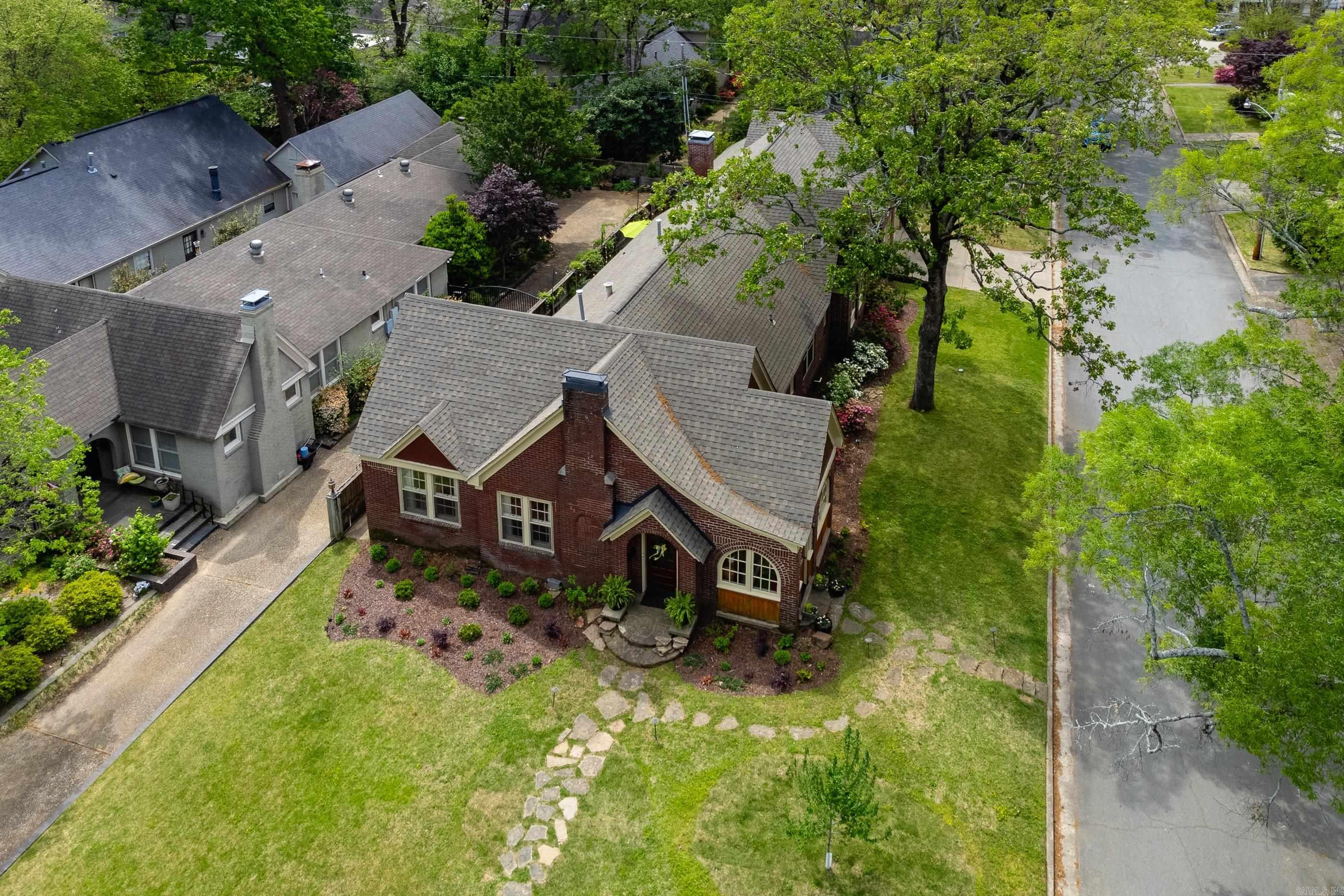 NEWTONS - Residential