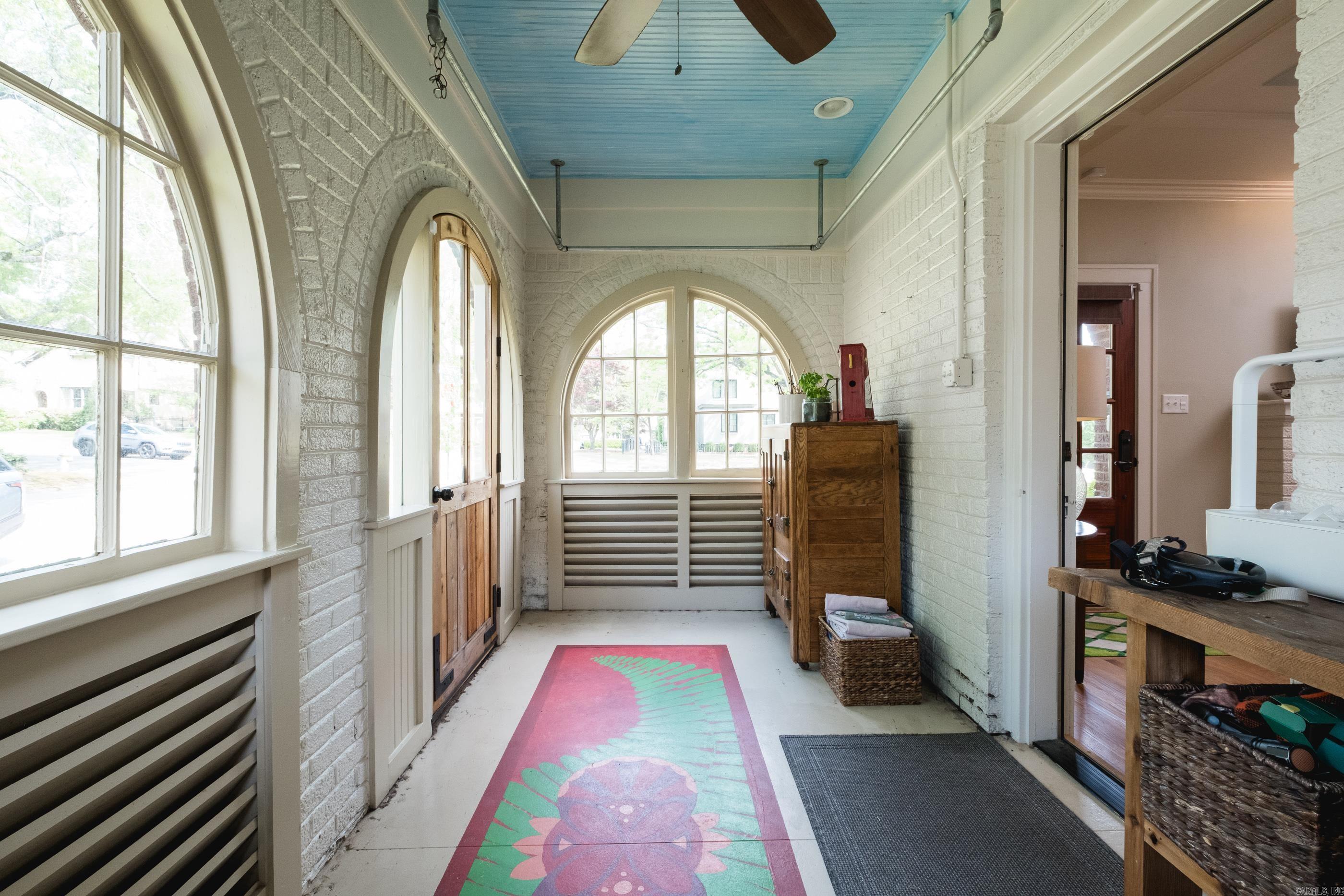 NEWTONS - Residential