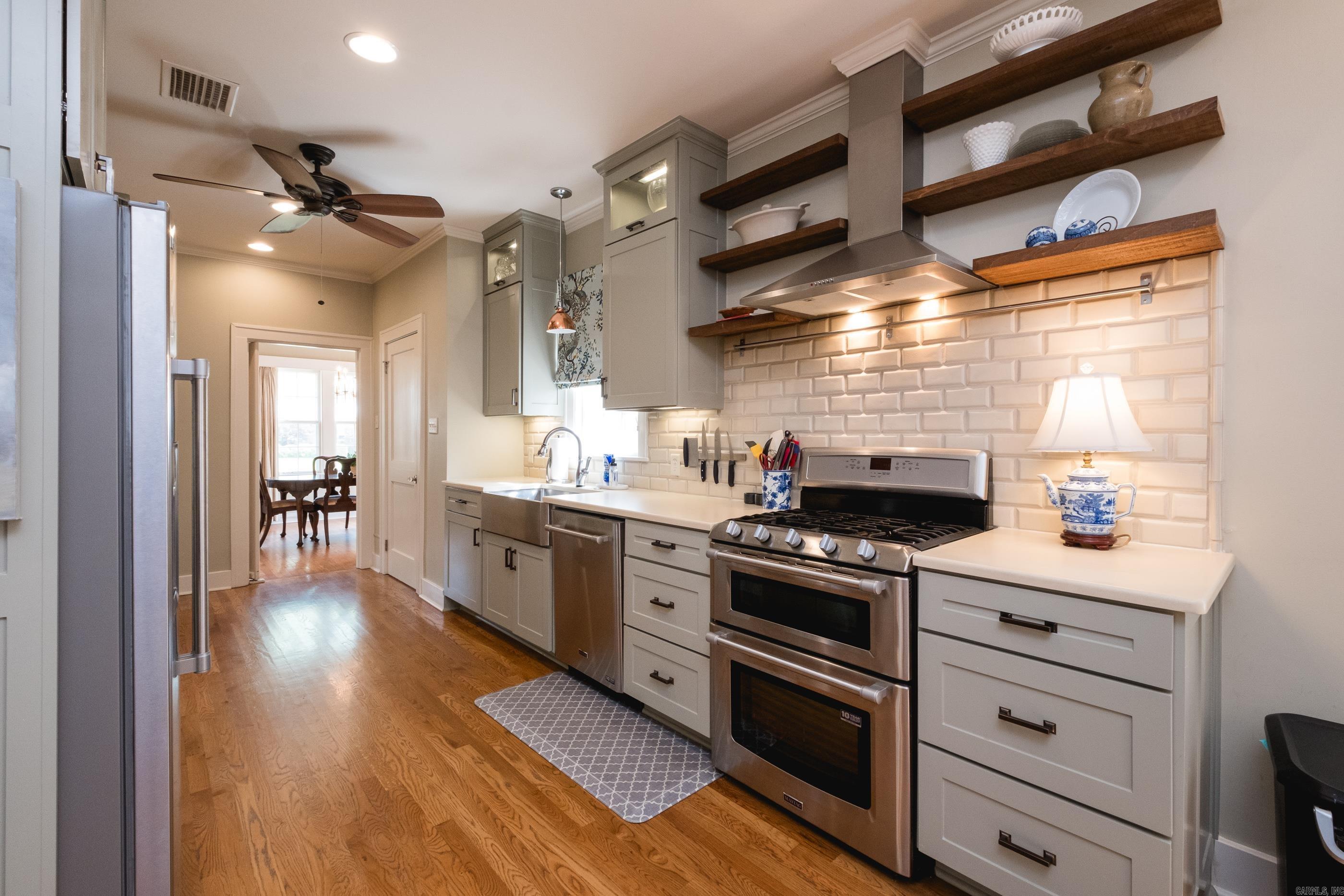 NEWTONS - Residential