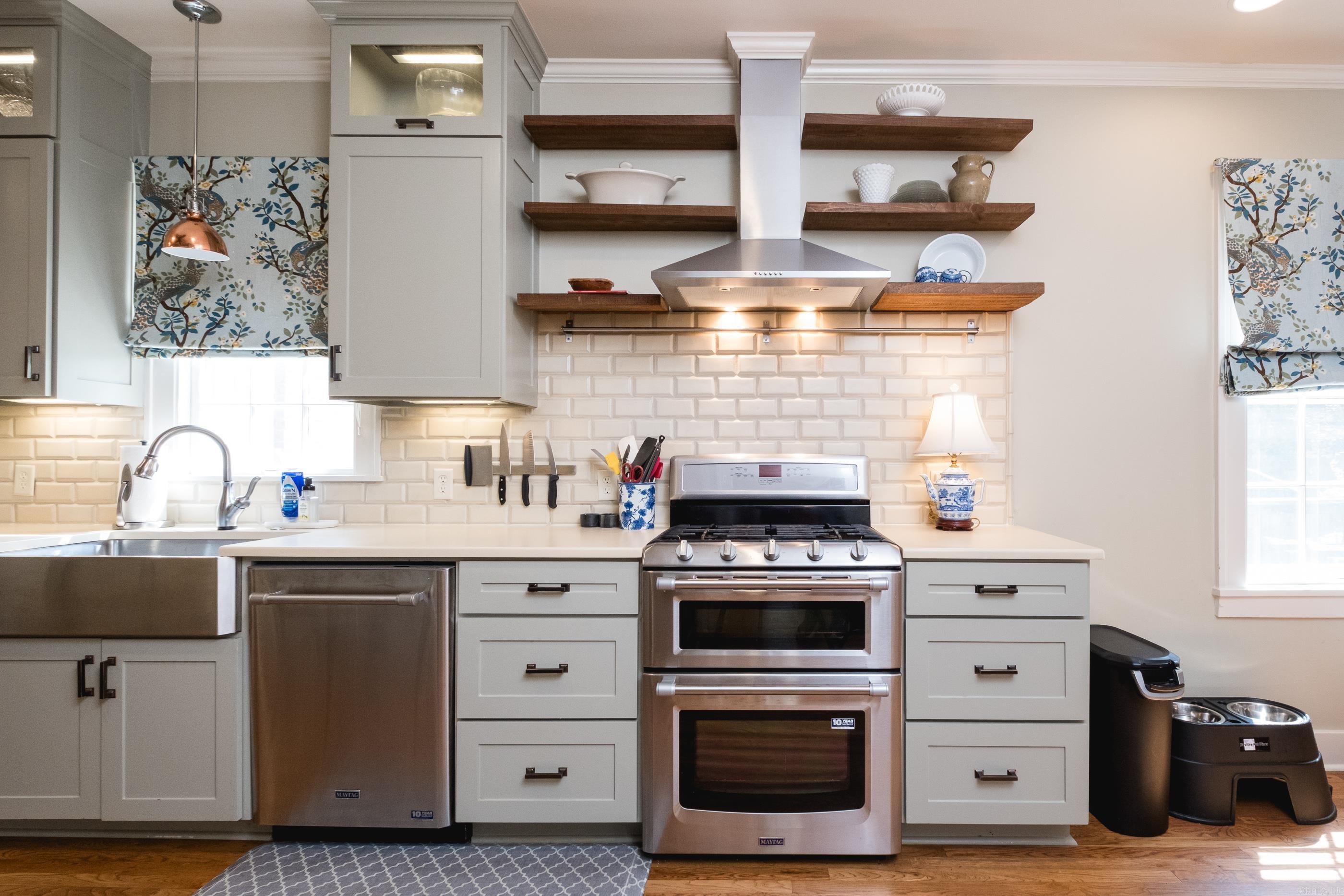 NEWTONS - Residential