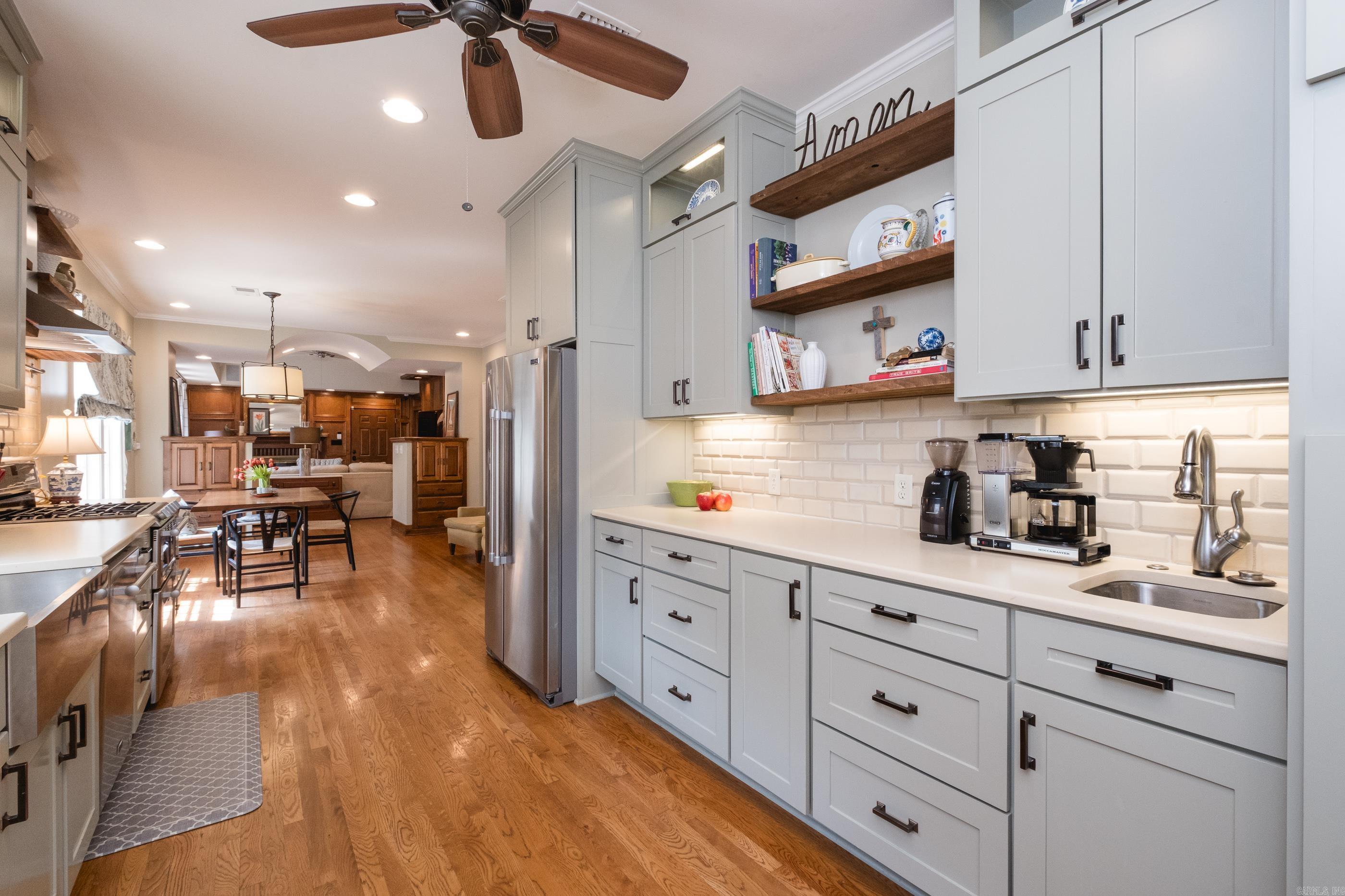 NEWTONS - Residential